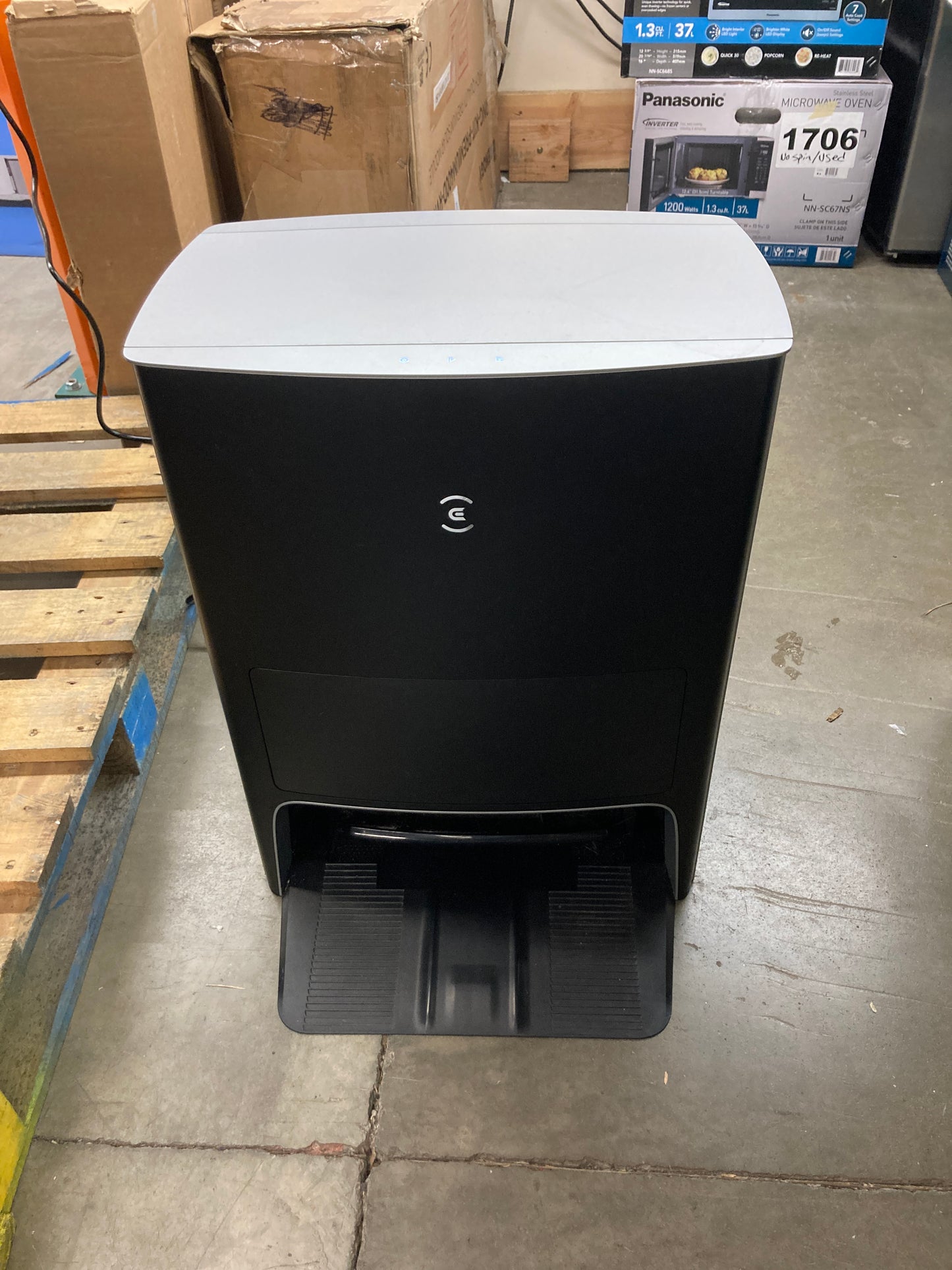 ECOVACS DEEBOT X1 Omni Robot Vacuum and Mop Combo with Self-Emptying, Auto-Wash, Auto-Refill and Auto-Hot Air Drying, 5000Pa Suction, AIVI 3D Obstacle Avoidance, Built-in YIKO Voice Assistant, Black Default Title