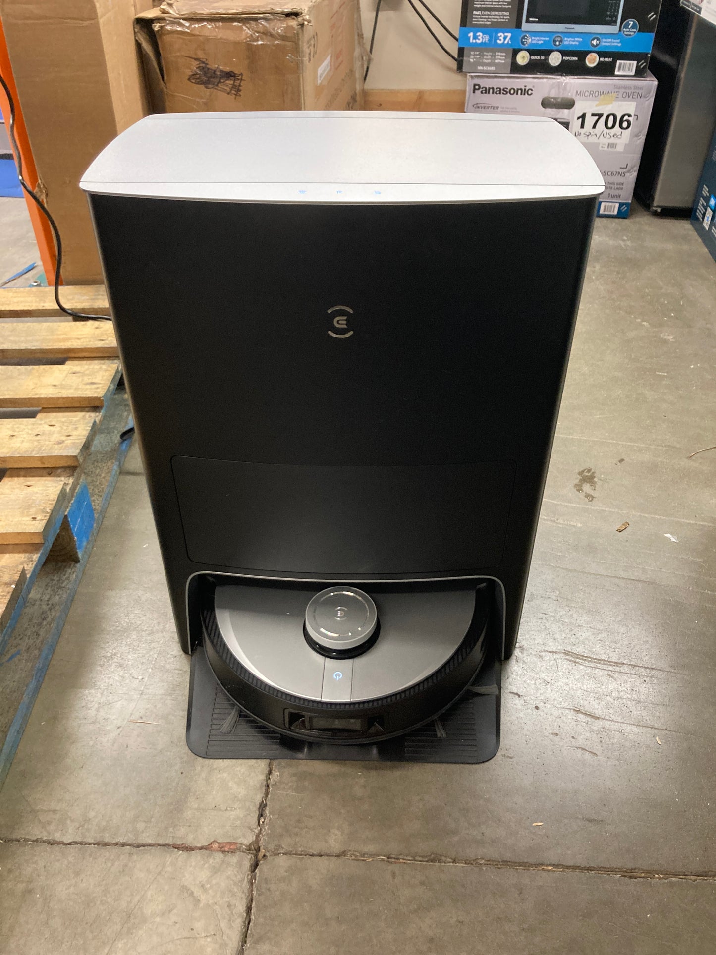 ECOVACS DEEBOT X1 Omni Robot Vacuum and Mop Combo with Self-Emptying, Auto-Wash, Auto-Refill and Auto-Hot Air Drying, 5000Pa Suction, AIVI 3D Obstacle Avoidance, Built-in YIKO Voice Assistant, Black Default Title