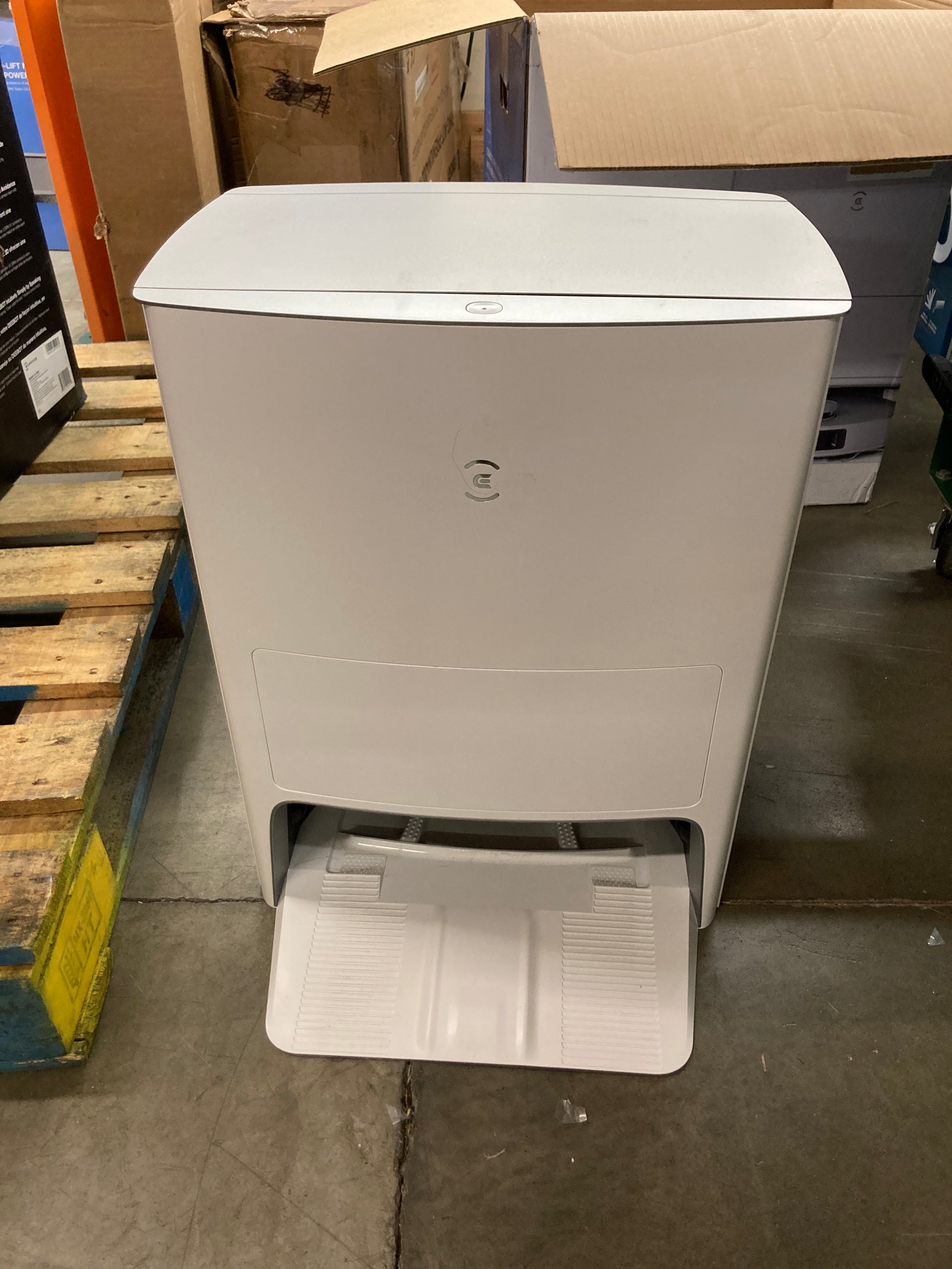 ECOVACS DEEBOT T20 Omni Robot Vacuum and Mop, Hot Water Mop Washing, Self-Emptying, Hot Air Drying, 6000Pa Suction, OZMO Turbo Spinning Mop with Auto Mop Lift, Obstacle Avoidance, YIKO Voice Assistant Default Title