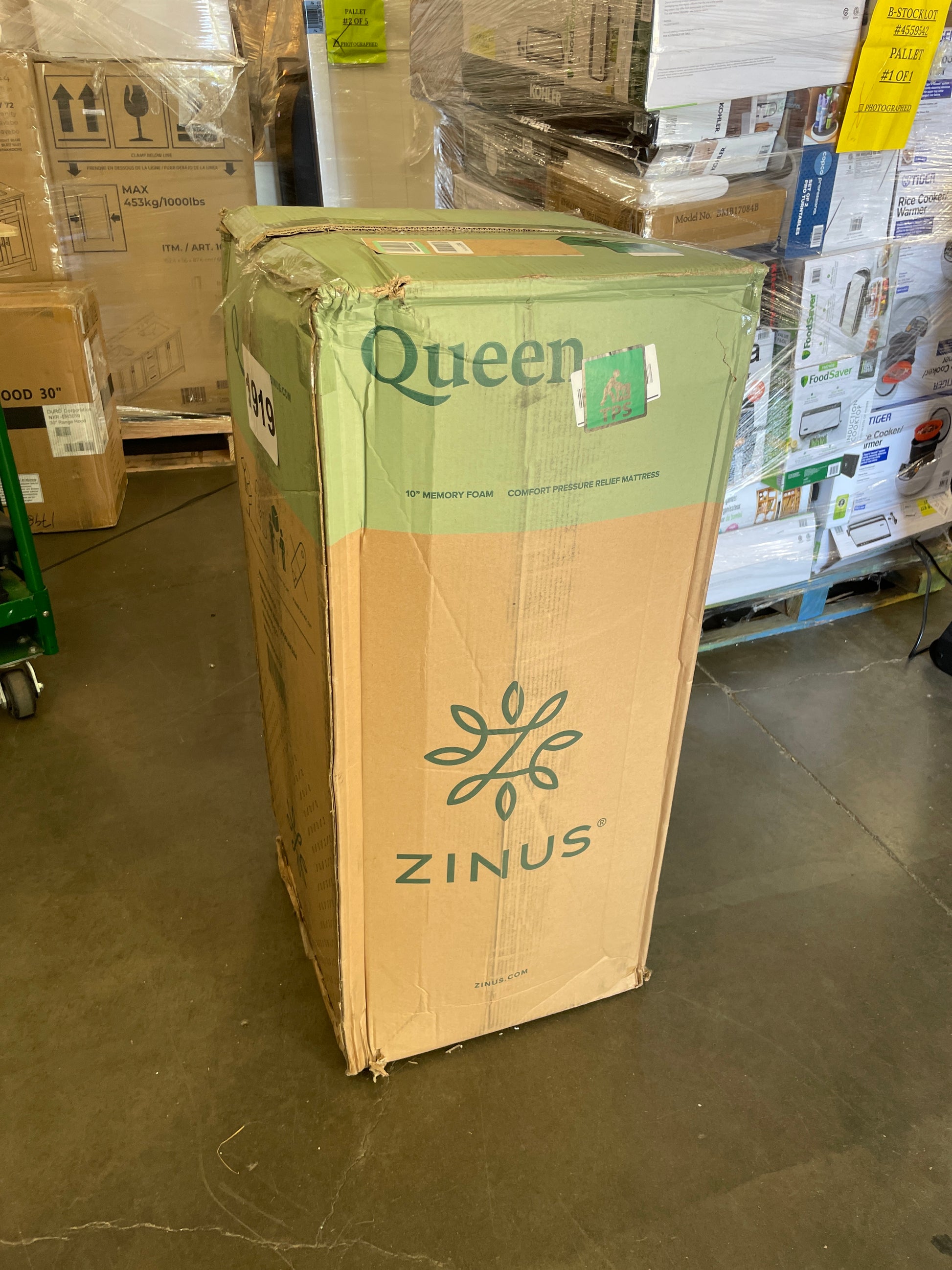 NEW - Zinus 10 Inch Ultima Memory Foam Mattress / CertiPUR-US Certified, Queen,White - Retail $409 Default Title