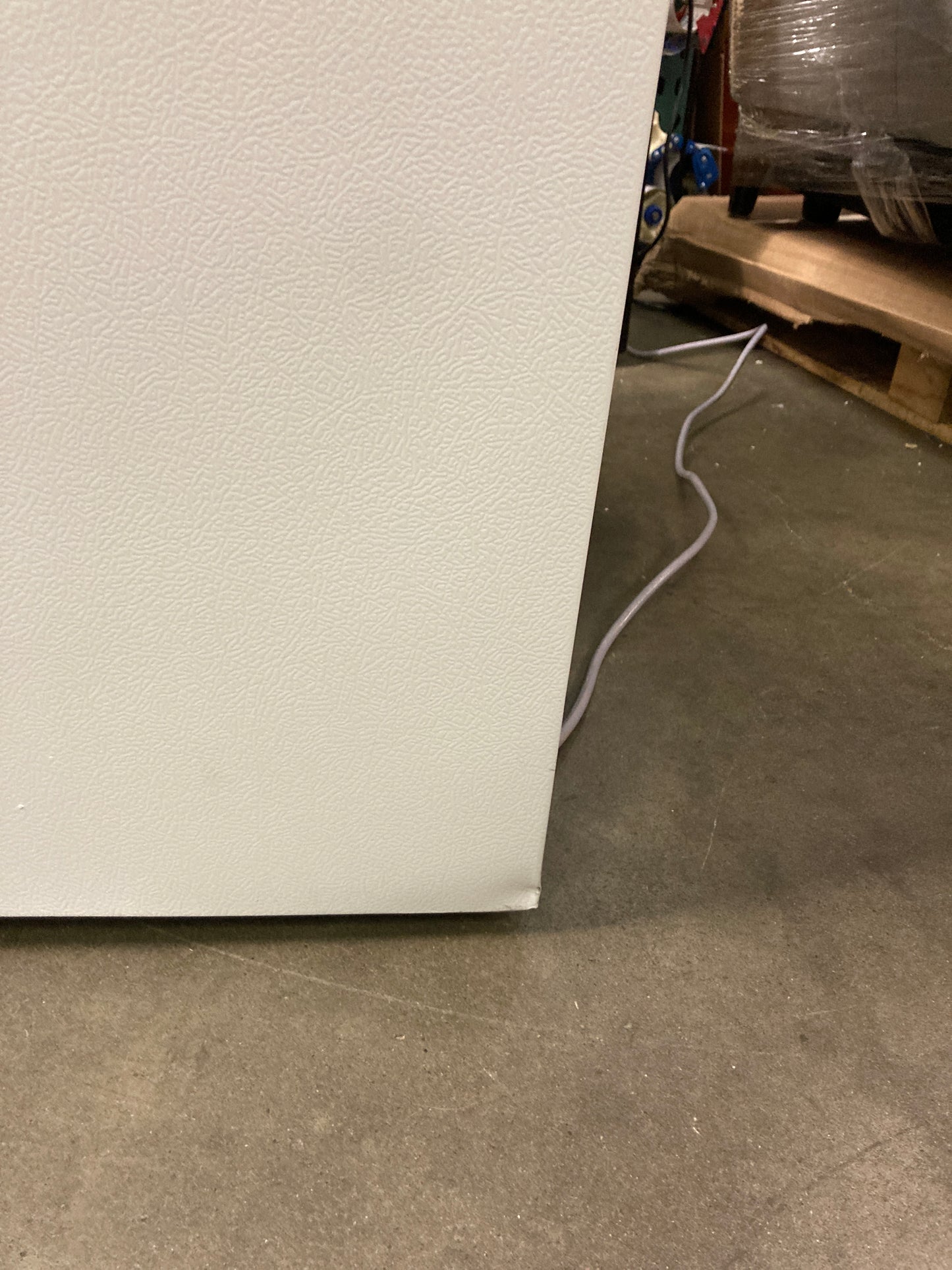 Midea MRU05M2AWW Upright Freezer, 5.3 Cu.ft - Retail $369 Default Title