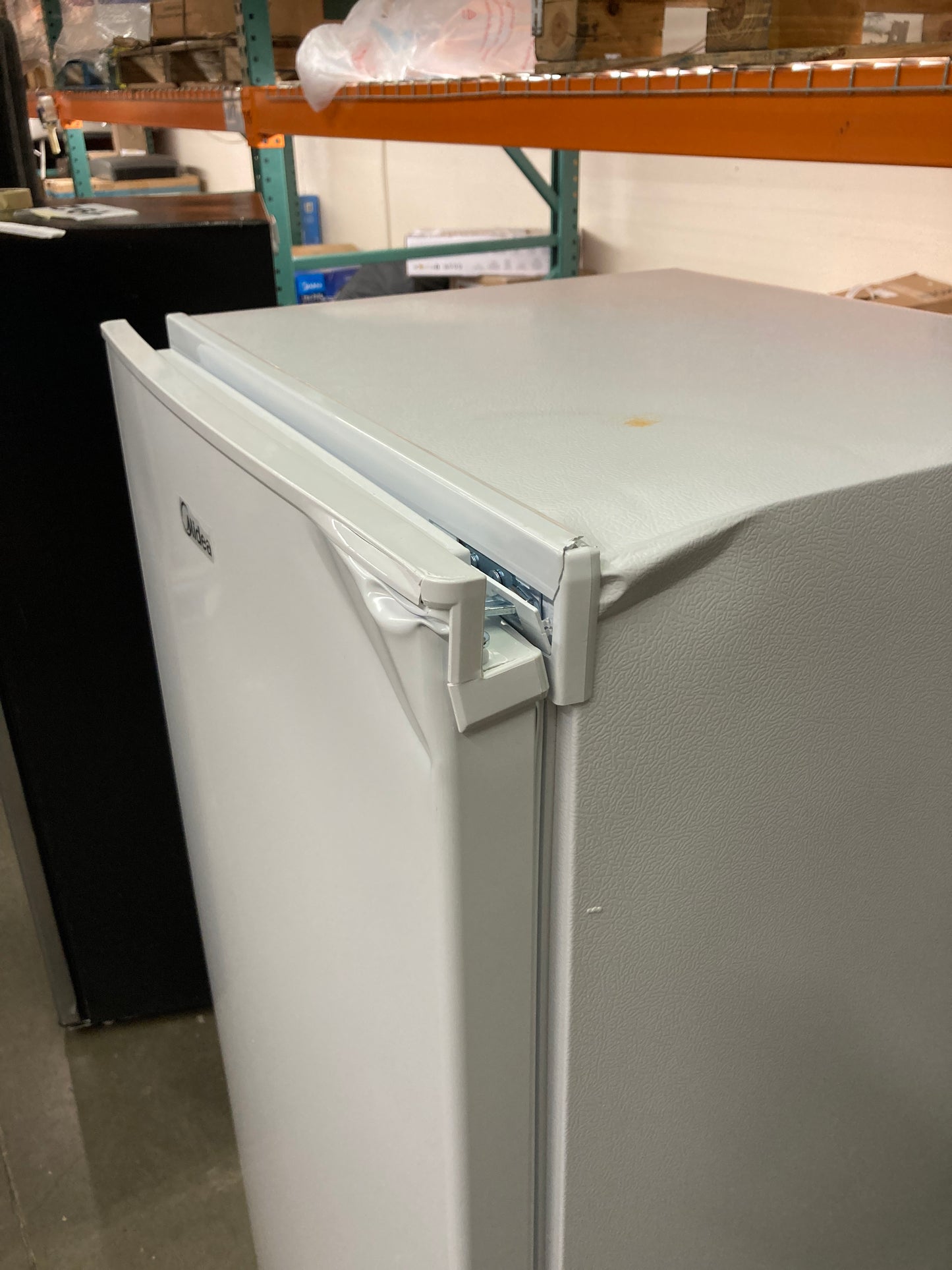 Midea MRU05M2AWW Upright Freezer, 5.3 Cu.ft - Retail $369 Default Title