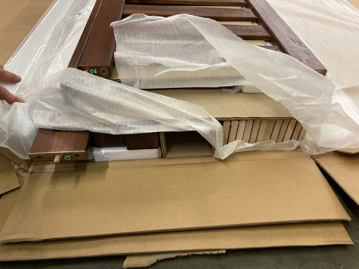 ZINUS Vivek Wood Platform Bed Frame with Headboard / Wood Slat Support / No Box Spring Needed / Easy Assembly, King Default Title