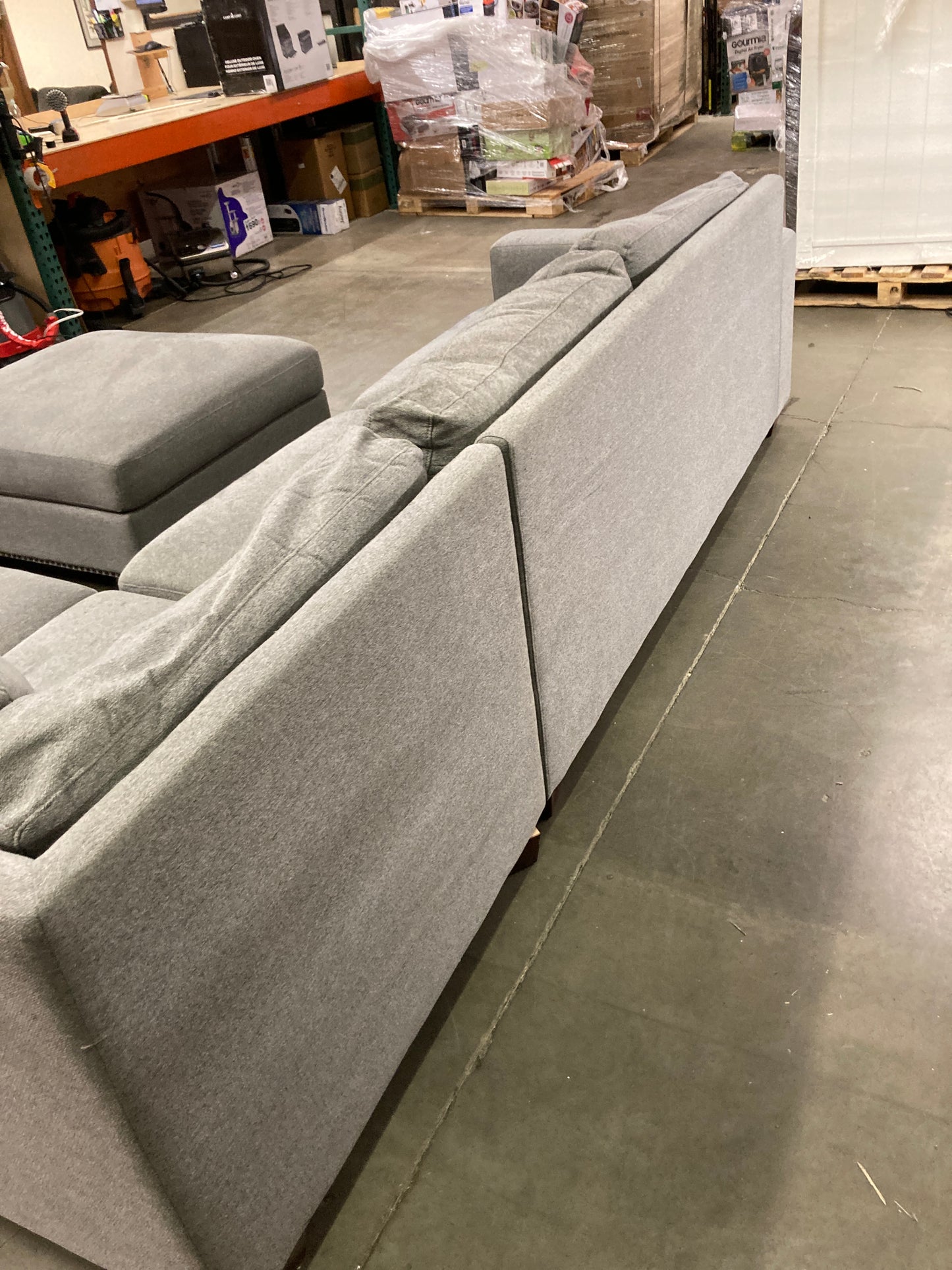 Costco - Thomasville Artesia Fabric Sectional with Ottoman - Retail $999 Default Title