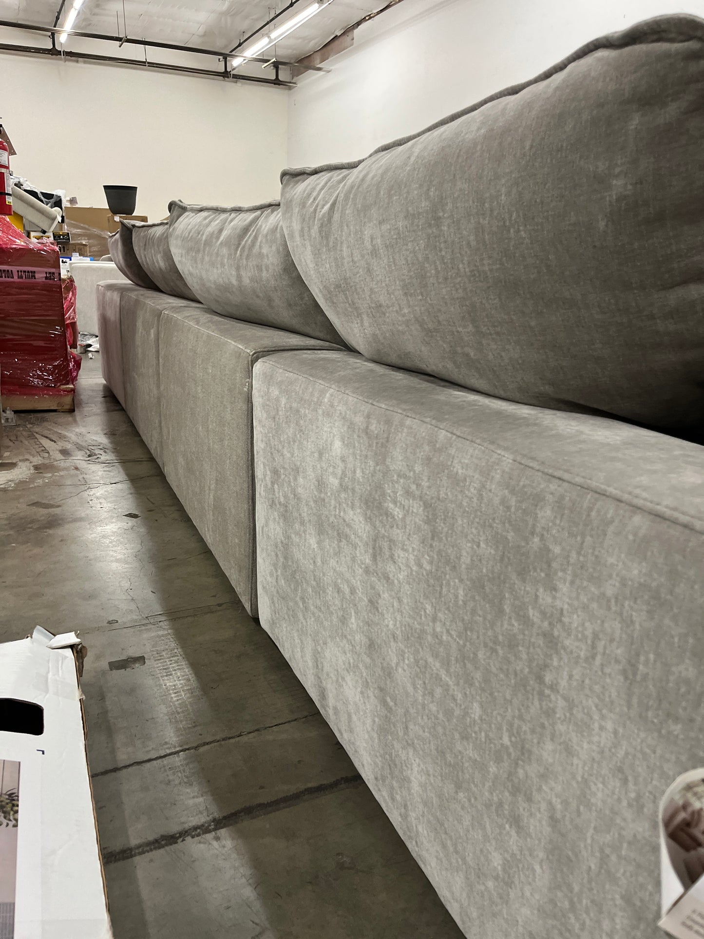 Like NEW - Costco - Sereen 6-piece Fabric Modular Sectional, Light Brown - Retail $2399