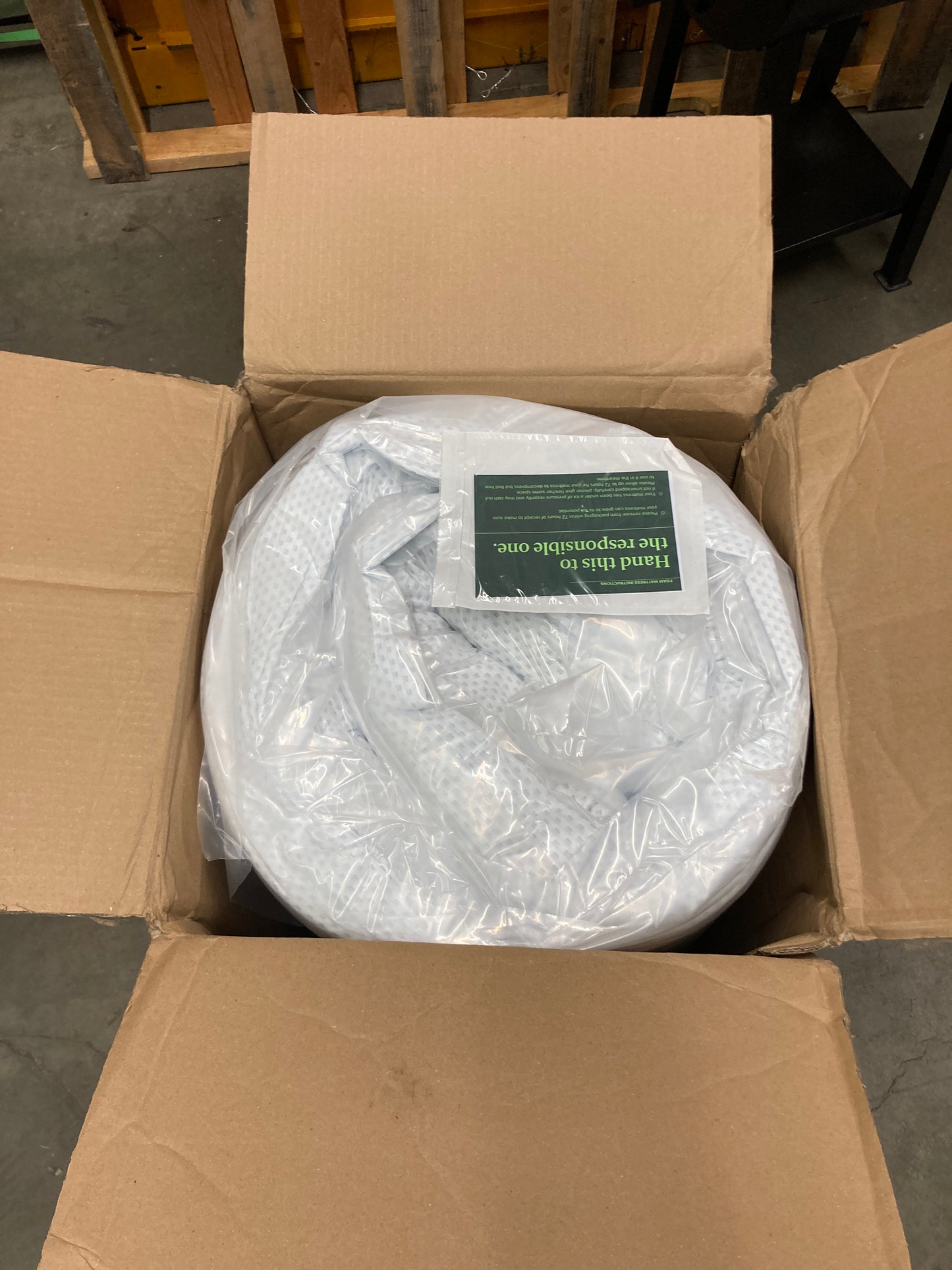 ZINUS 12 Inch Green Tea Cooling Gel Memory Foam Mattress / Cooling Gel Foam / Pressure Relieving / CertiPUR-US Certified / Bed-in-a-Box, Twin White - Retail $232 Default Title