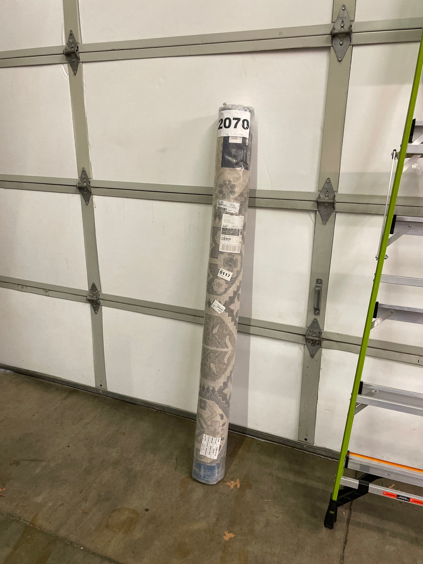 NEW - Costco - Henley Area Rug, 5 ft. 3 in. x 7 ft. Quincy - Retail $179