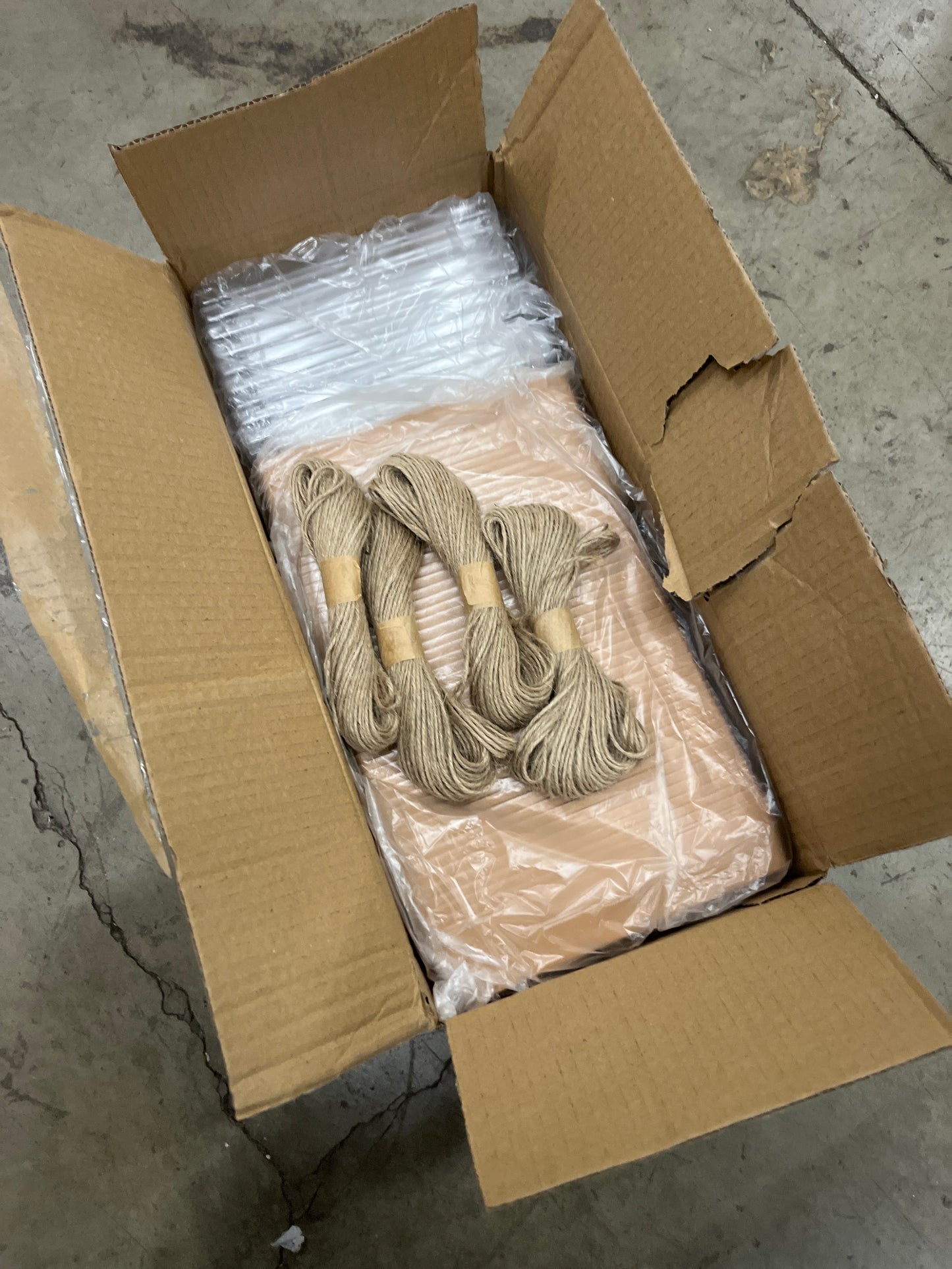 Ocmoiy 7x5 Inch Charcuterie Boxes with Clear Lids, 50 Pack Paper Bakery Boxes with Window, Disposable Take Out Food Containers for Sandwiches, Strawberries, Cookies, Cupcakes (Brown)