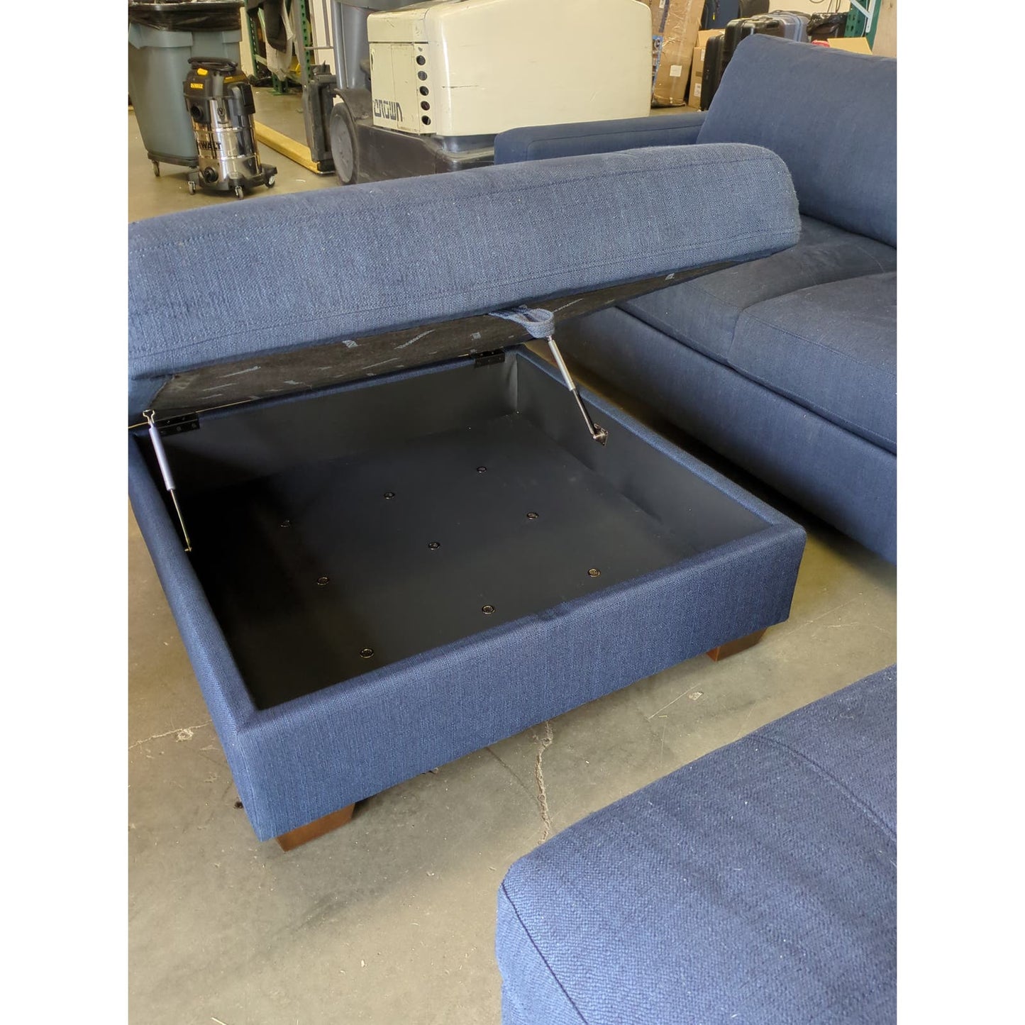 Costco - Thomasville Miles Fabric Sectional with Storage Ottoman - Retail $1699