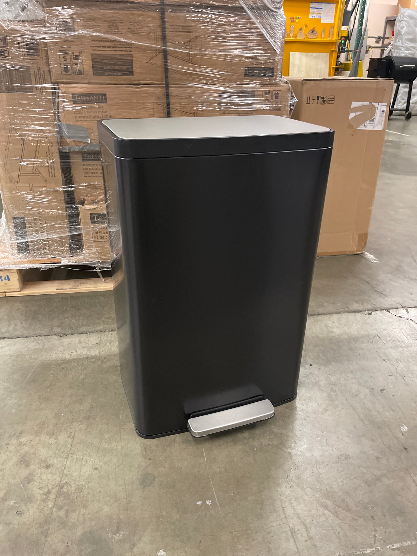Kohler 47L Step Trash Bin - Retail $89 Default Title