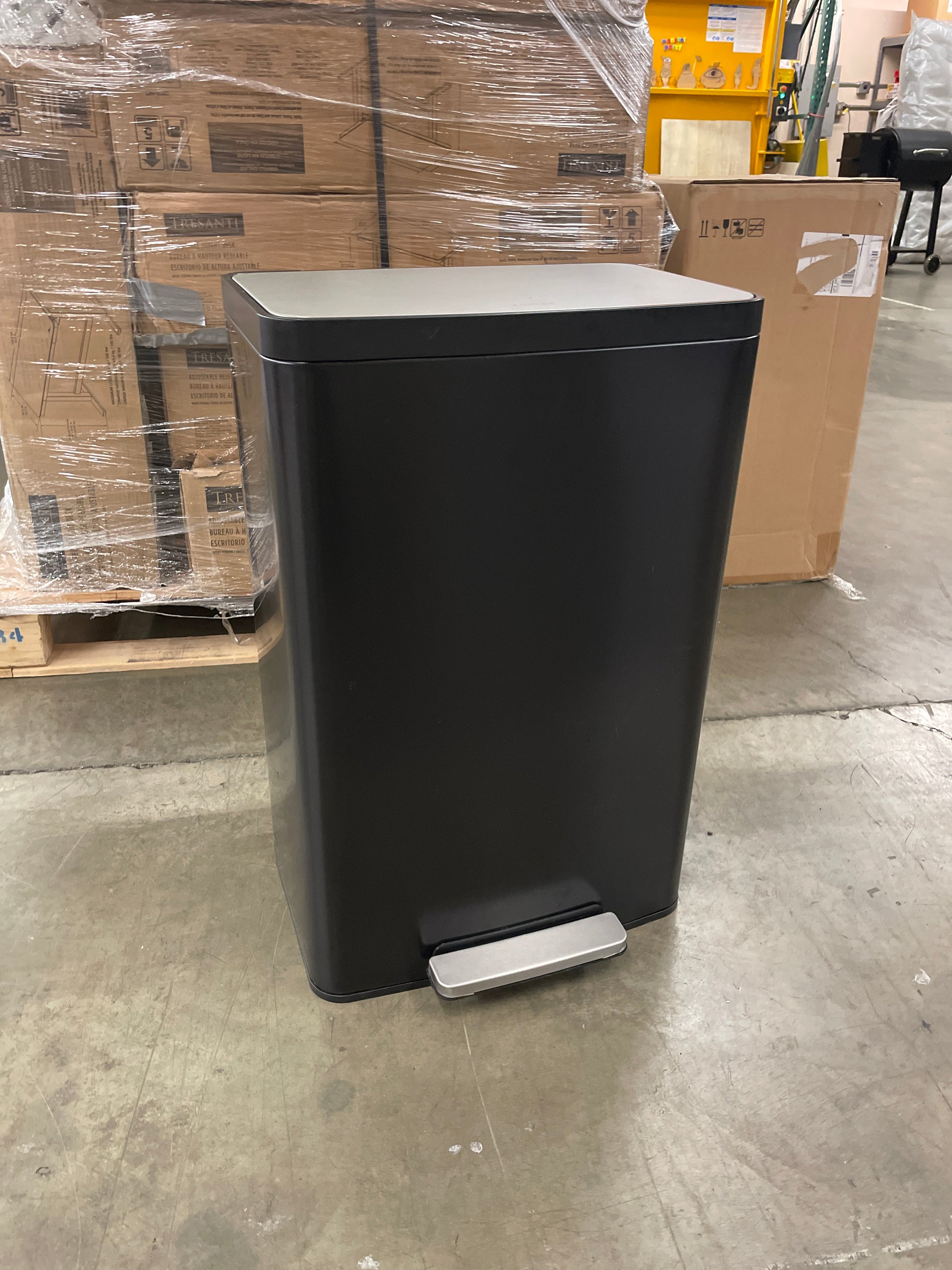Kohler 47L Step Trash Bin - Retail $89 Default Title