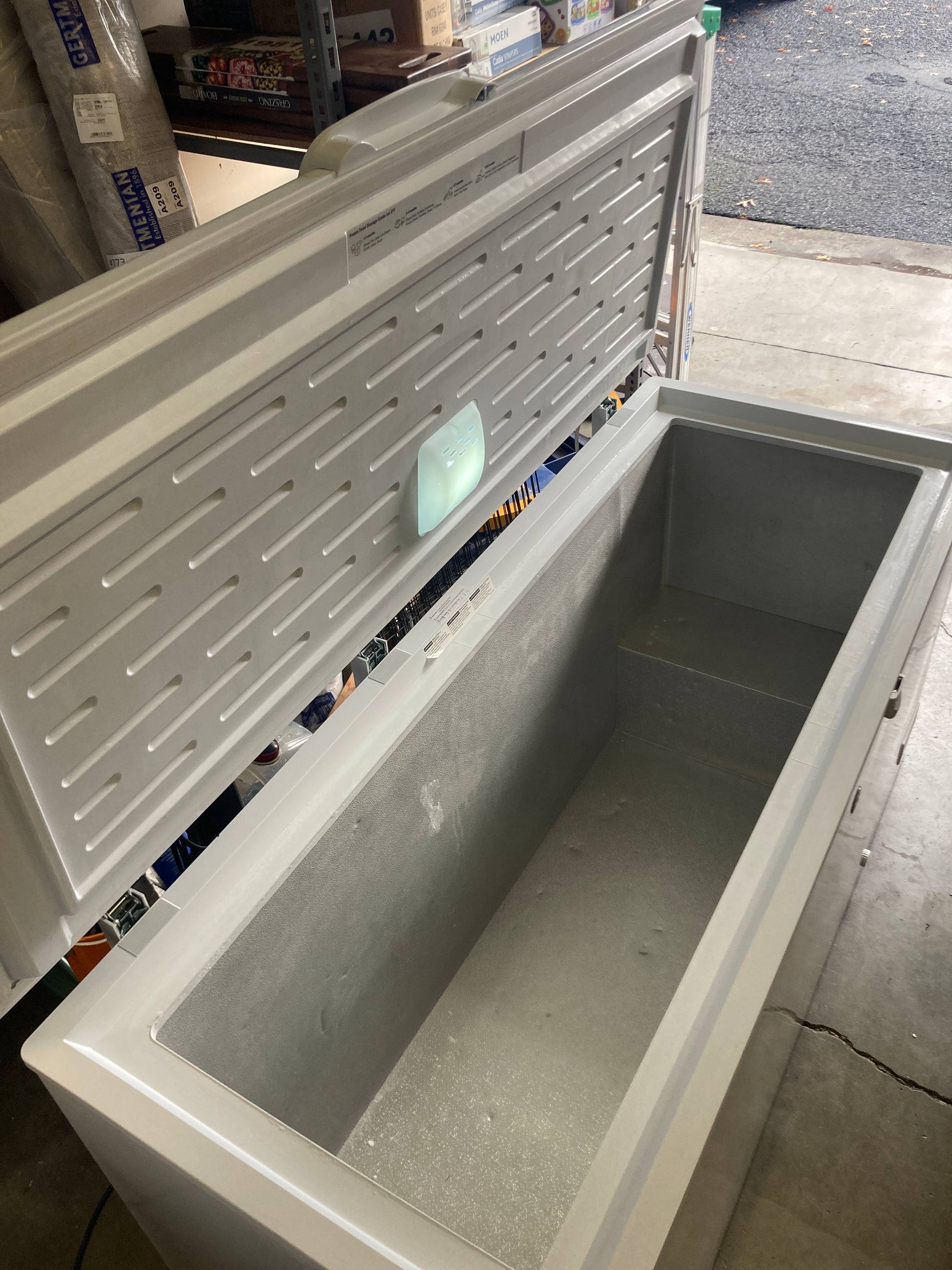 GE 15.7 cu. ft. Chest Freezer, Garage Ready - Retail $799 Default Title