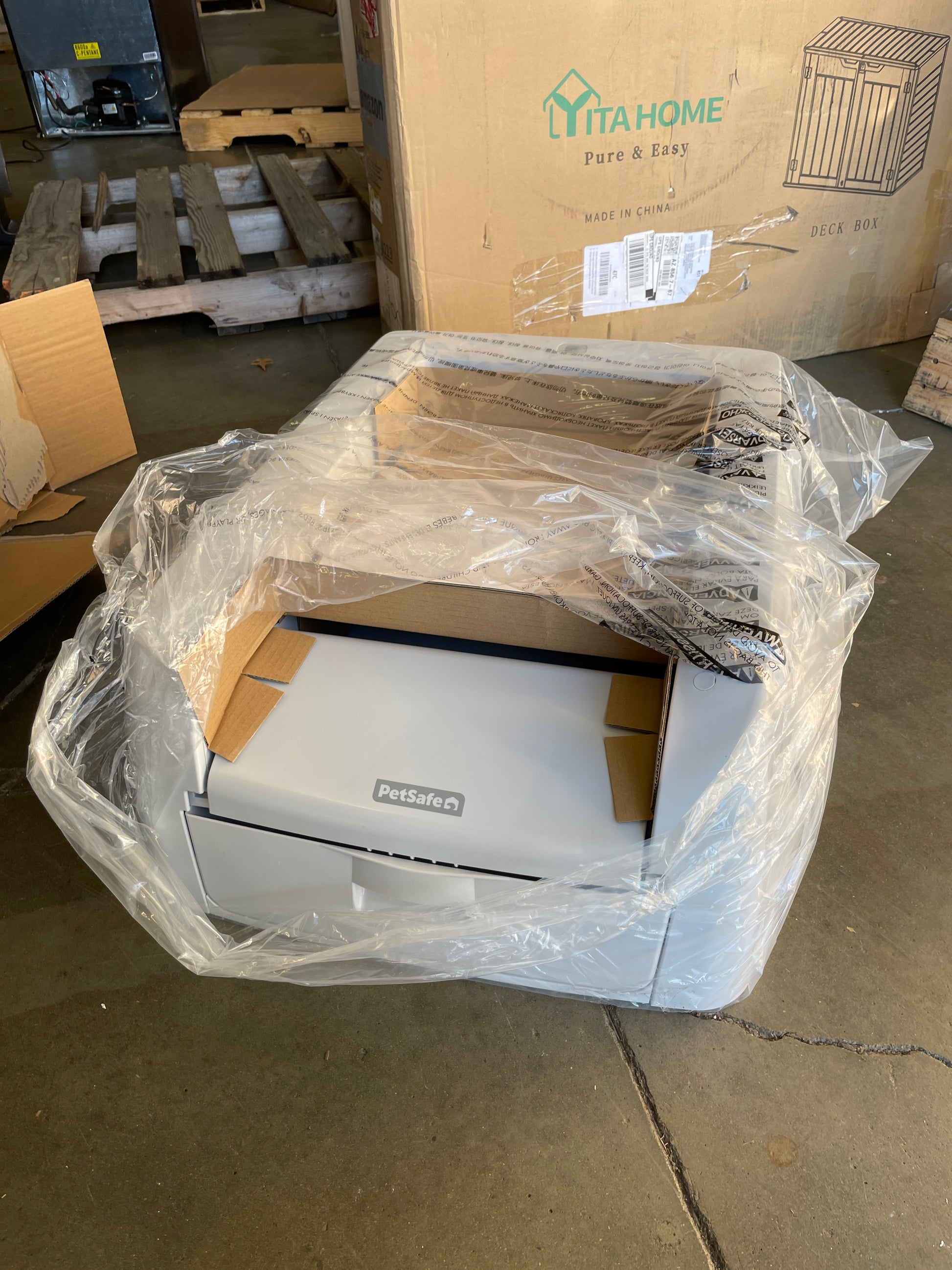 PetSafe ScoopFree Clumping Self-Cleaning Litter Box for Clumping Litter, Superior Odor Control, Never Scoop Litter Again, For Single and Multi-Cat Households - Retail $279