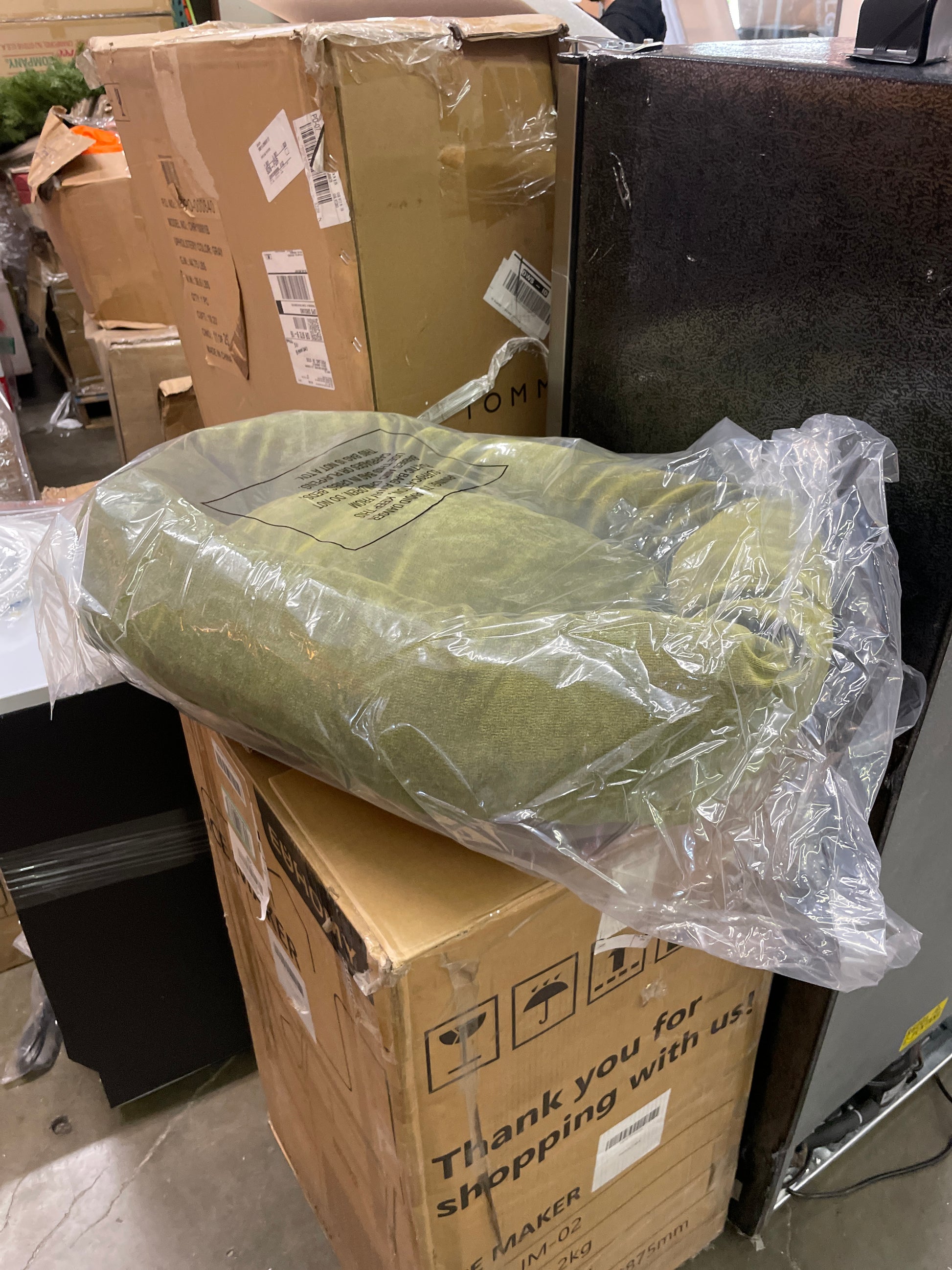 24 inch Fern Villa Collection Micro Velvet Bagel Dog Bed By Majestic Pet Products - Retail $31