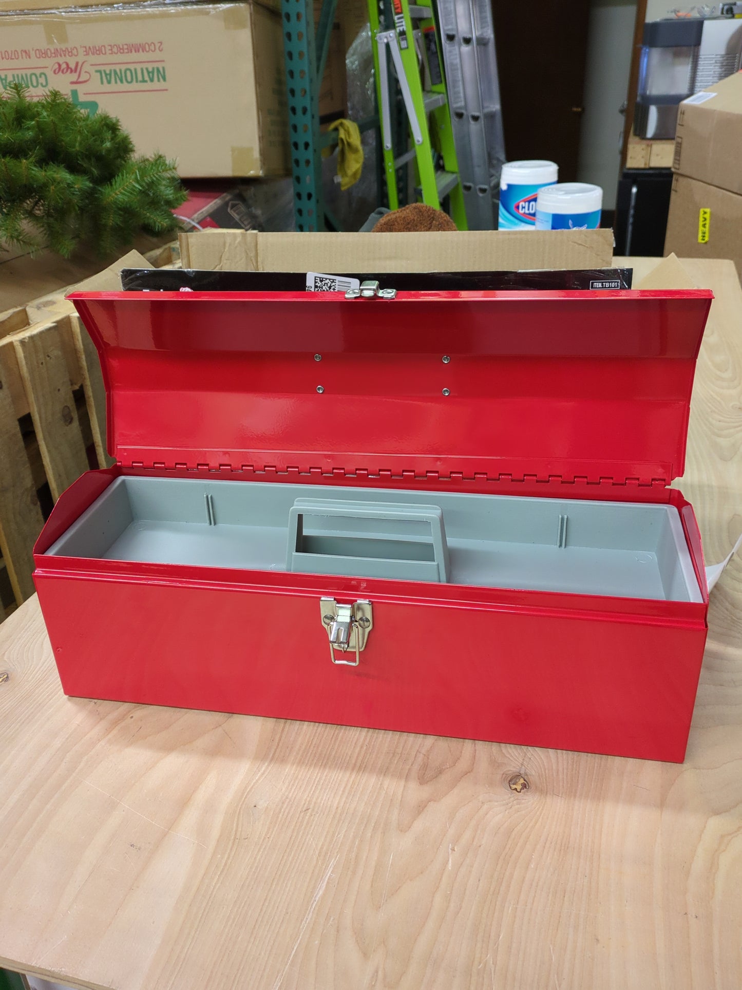 BIG RED ATB212R Torin 19" Steel Portable Tool Box Hip Roof Style Tool Box Organizer with Metal Latch Closure and Removable Storage Tray, Red - Retail $20