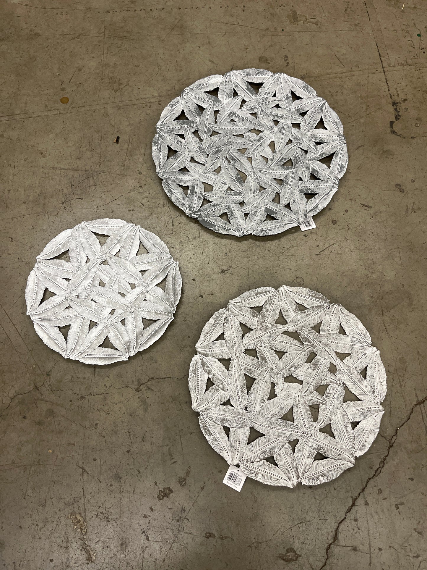 Madison Park Wall Art Living Room Metal Decor - Home Accent Modern Kitchen Dining Decoration, Ready to Hang Panel for Bedroom, Multi-Sizes, Rossi Grey 3 Piece - Retail $54