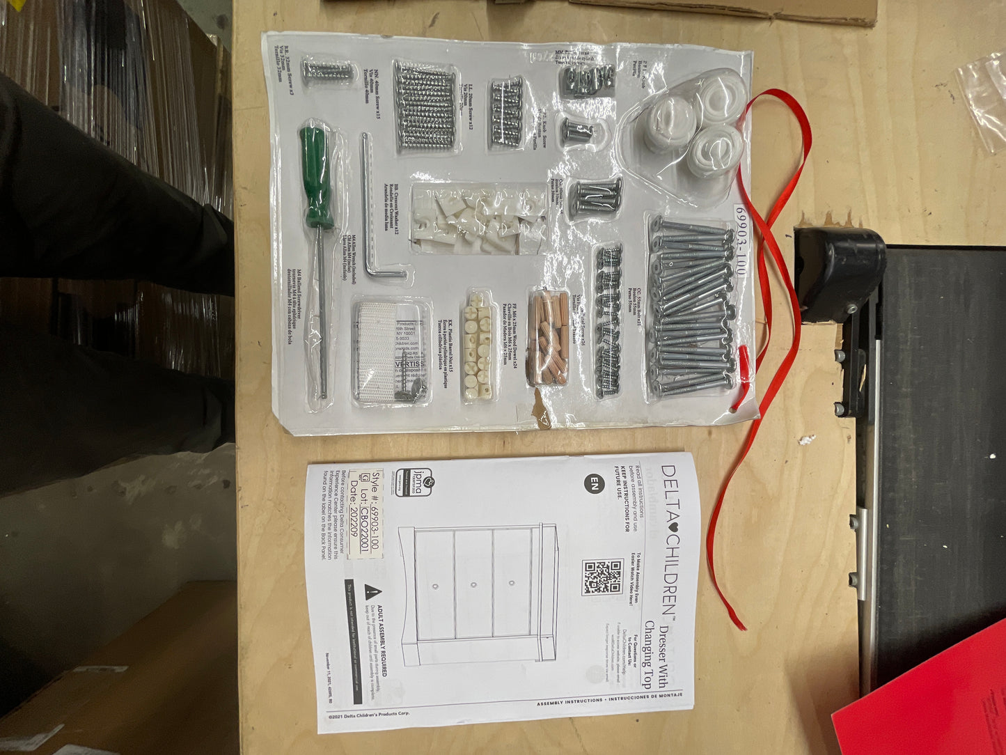 NEW - Delta Children Sutton 3 Drawer Dresser with Changing Top, White - Retail $189