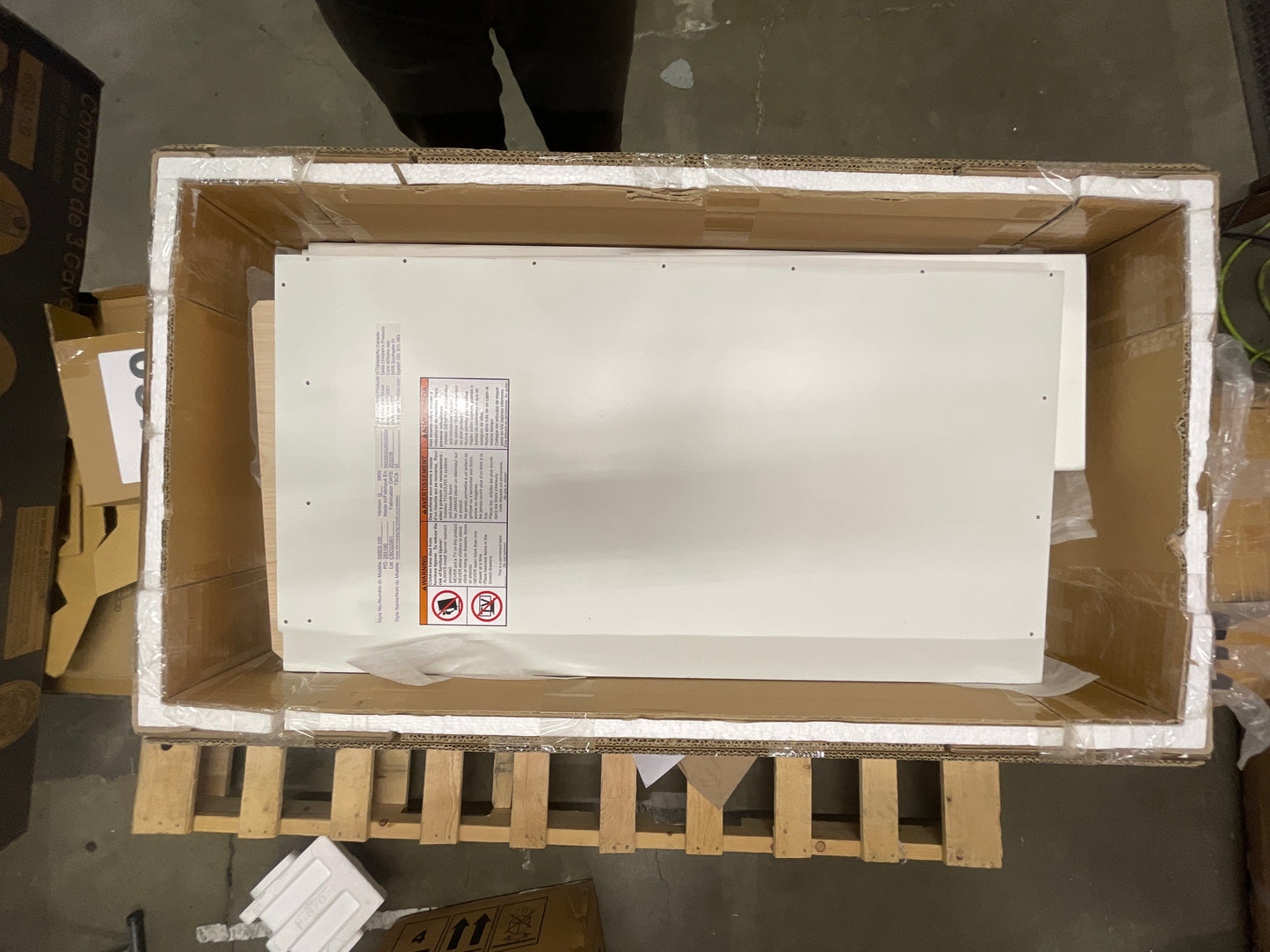 NEW - Delta Children Sutton 3 Drawer Dresser with Changing Top, White - Retail $189