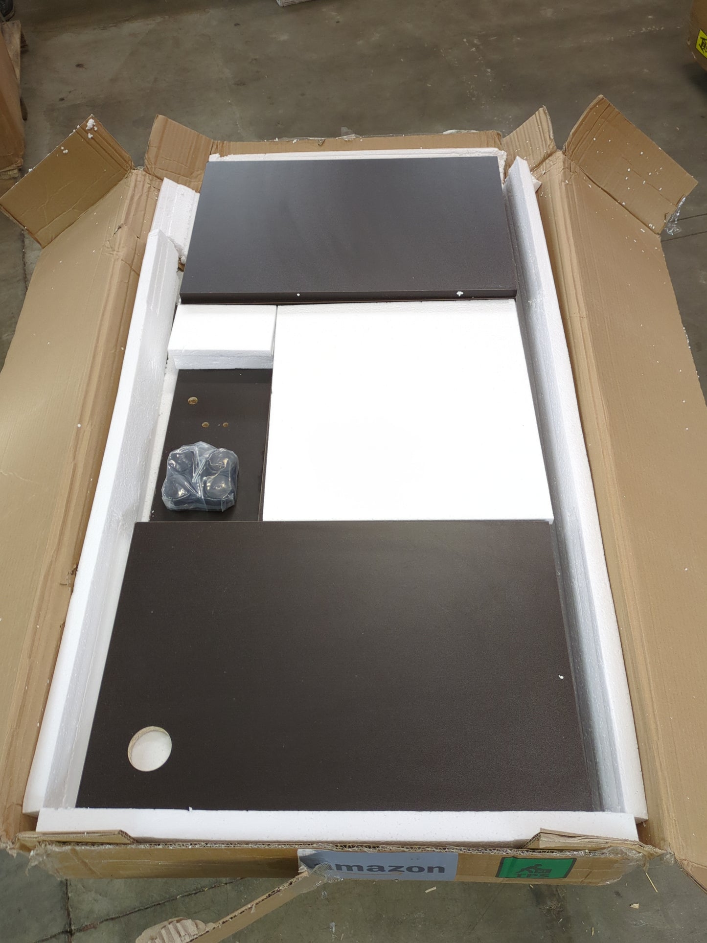 VEVOR Wood Podium, 23.6" x 47.2", Lecterns with 4 Rolling Wheels - Retail $99