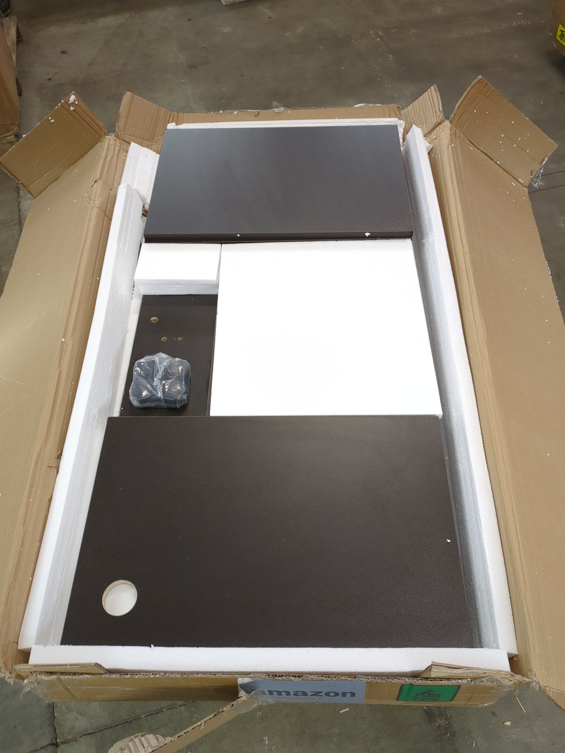 VEVOR Wood Podium, 23.6" x 47.2", Lecterns with 4 Rolling Wheels - Retail $99