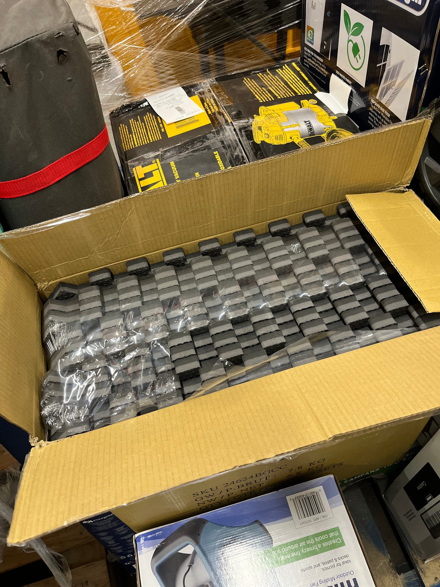 NEW - Costco - 9 BOXES - Norsk Reversible Foam Flooring, 48 sq ft., 24 in. x 24 in. Foam Mats - Retail $585