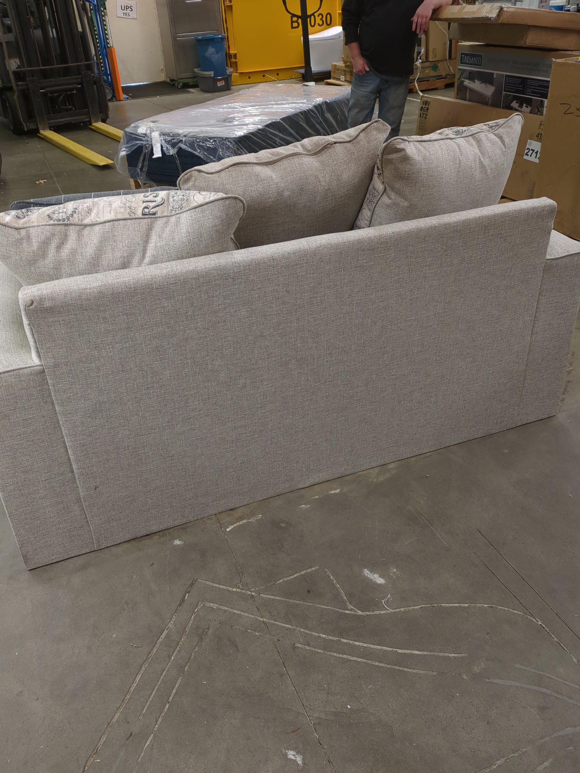 Signature Design by Ashley Velletri Chenille Stylish Loveseat, Beige - Retail $764