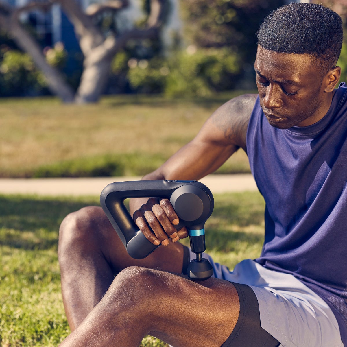 NEW - Theragun Elite G5 Bluetooth Percussive Massager with 5 Attachments