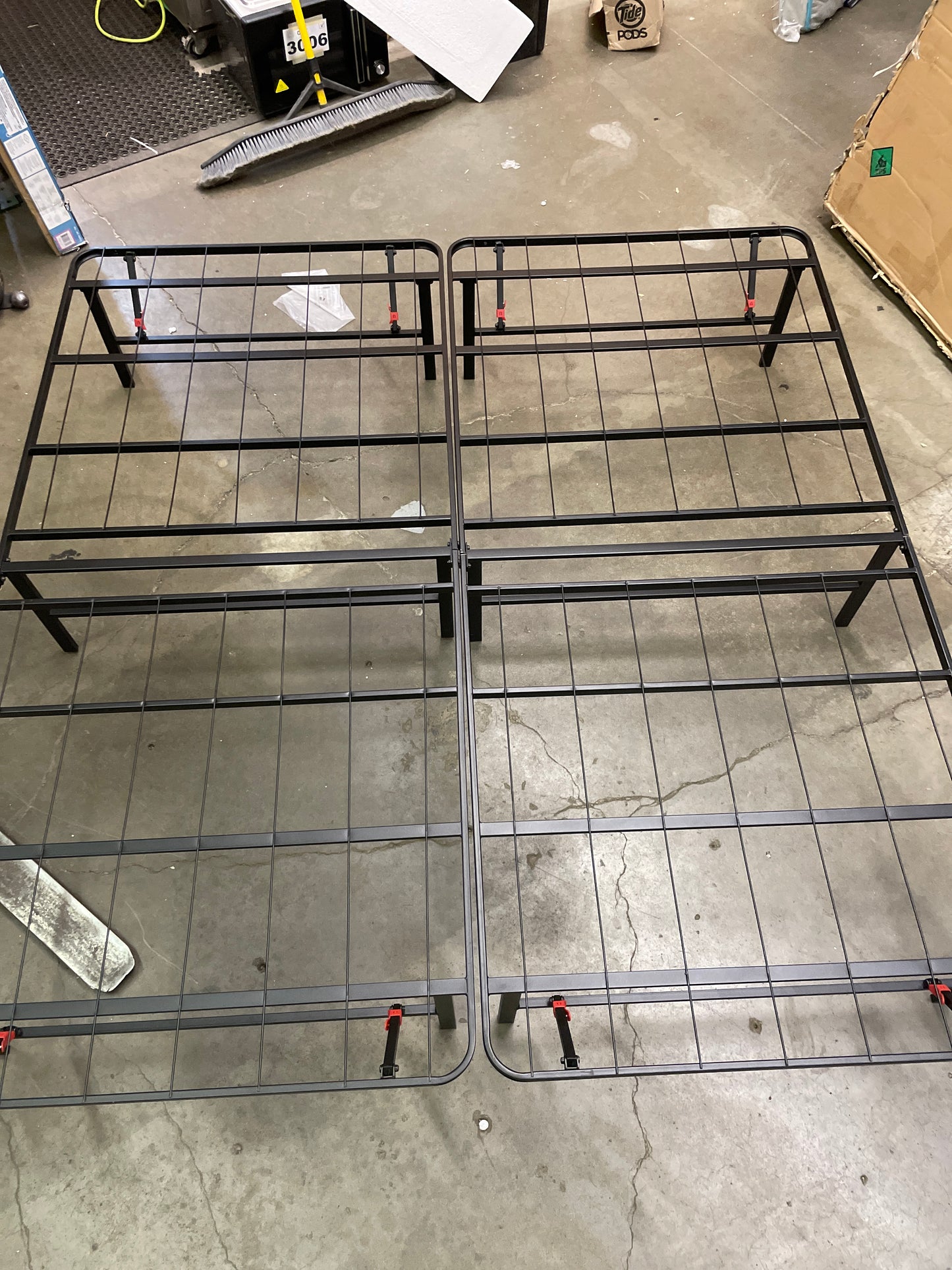 Like NEW - Amazon Basics KING Foldable Metal Platform Bed Frame, 14 Inches High - Retail $132