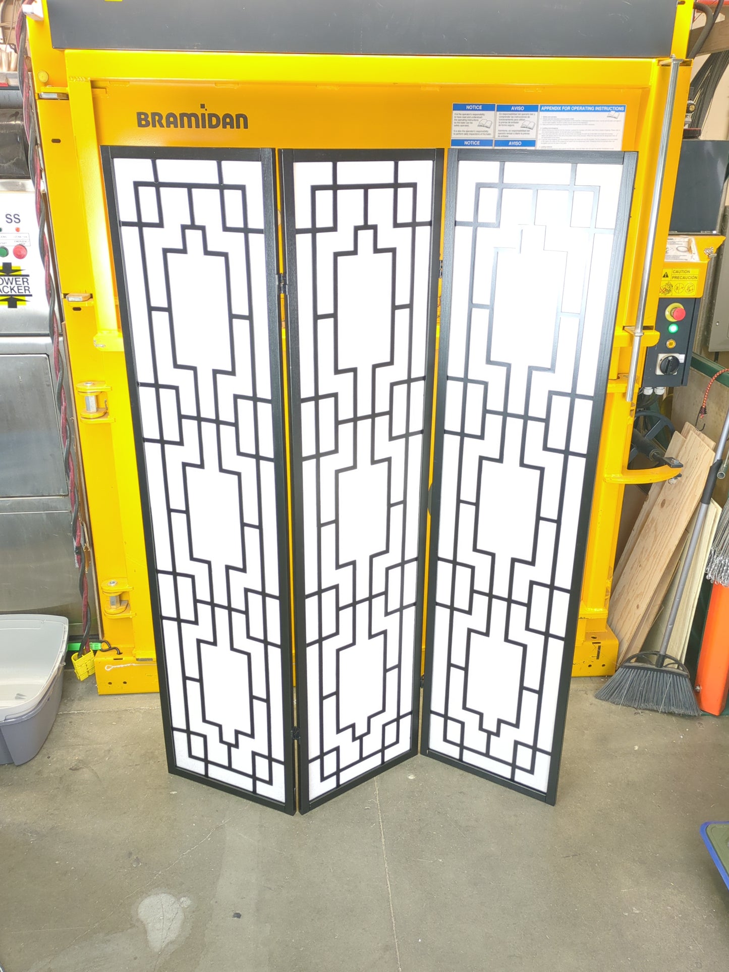 Roundhill Furniture Sudoku 3 Panel Room Divider Screen, Black - Retail $76