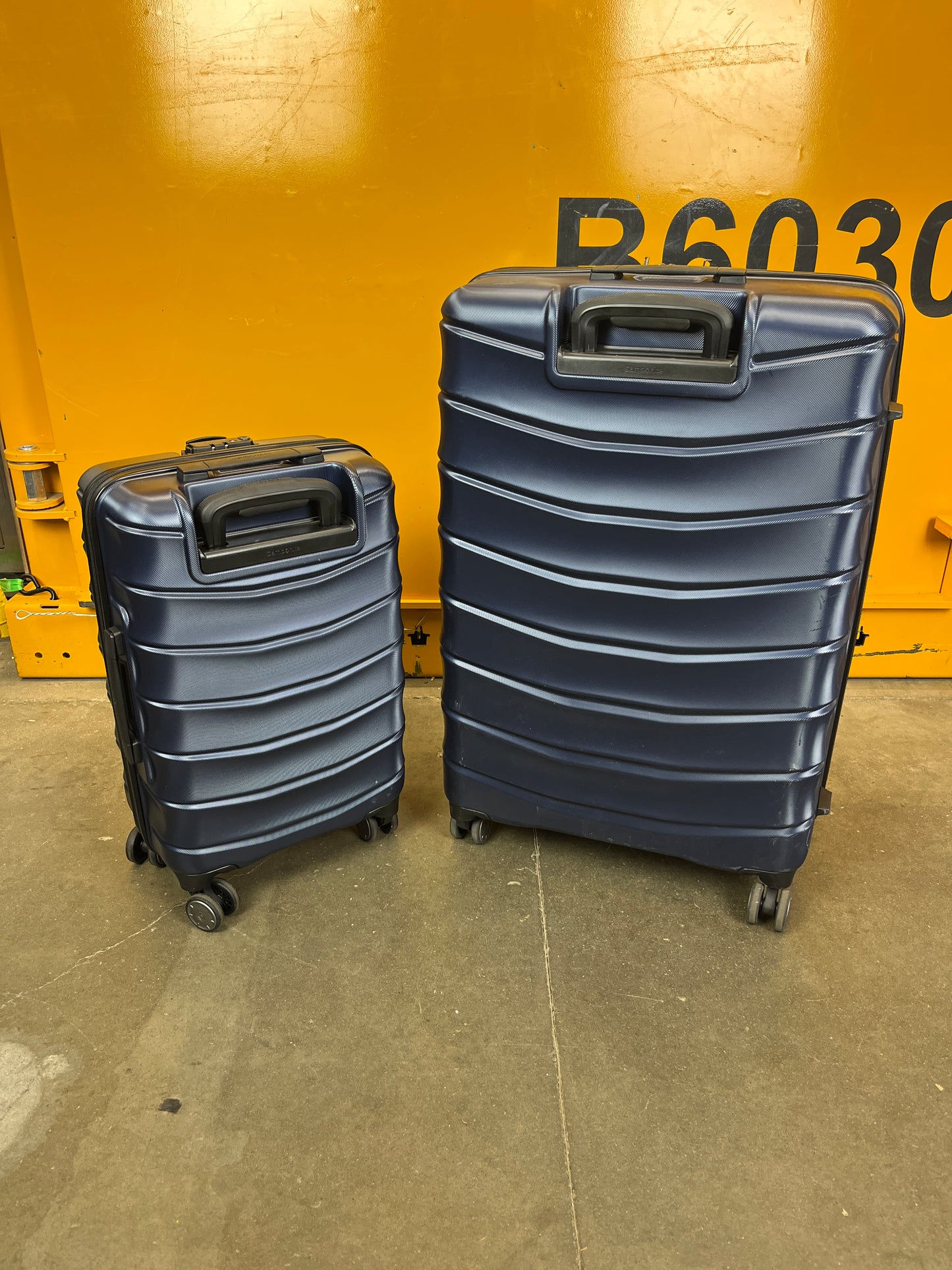 Costco - Samsonite Blue Amplitude Hardside 2 Piece Luggage Set - Retail $199