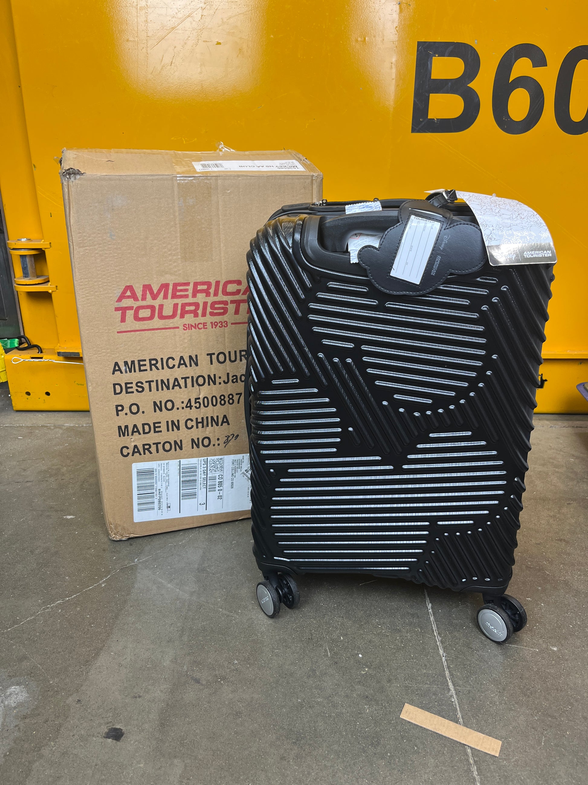 American Tourister Disney Molded Hardside Expandable Luggage, Black, Carry-On 20-Inch - Retail $115