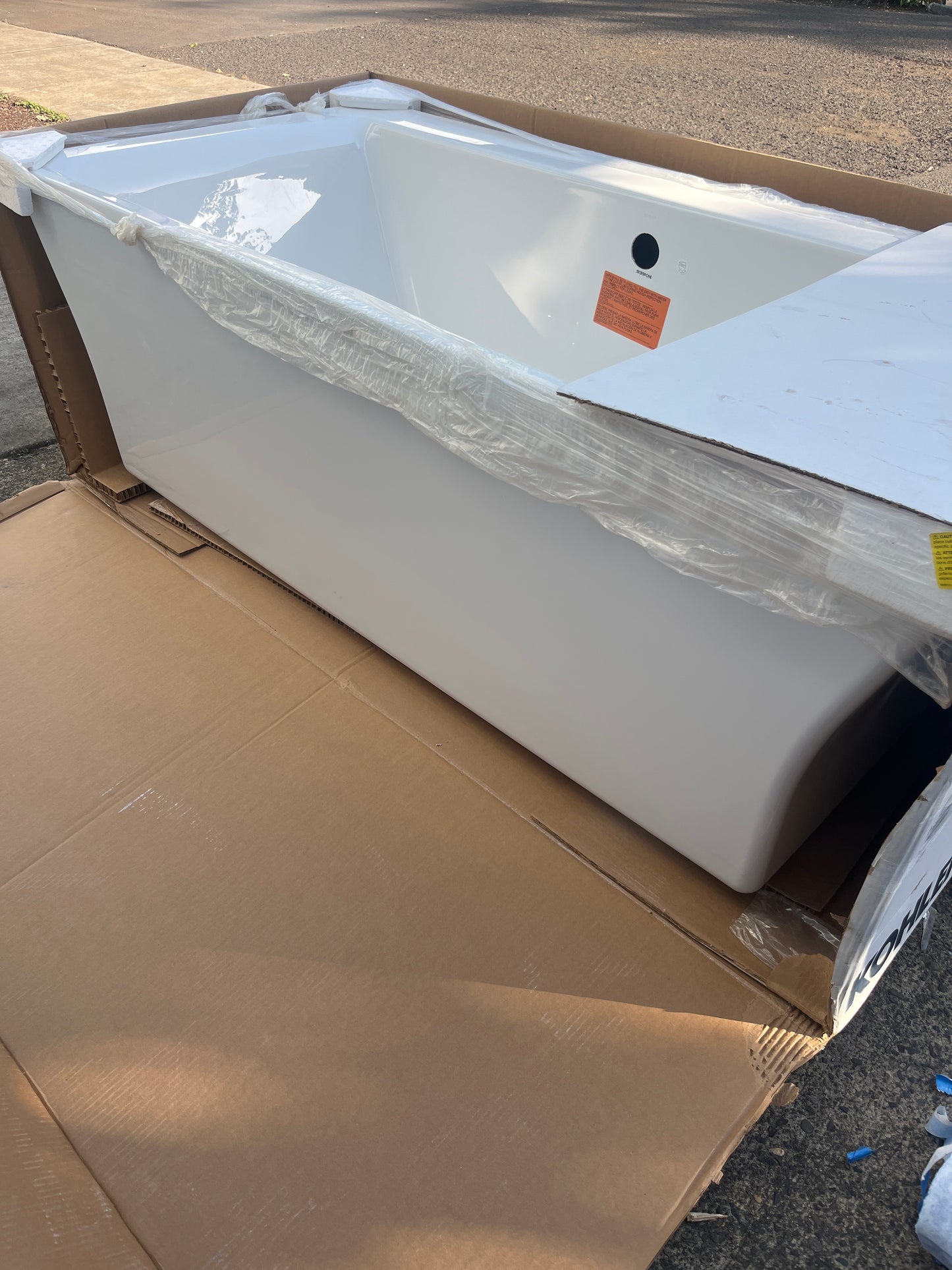 NEW - Kohler 6367-0 Stargaze 72-Inch X 36-Inch Freestanding Bath with Fluted Shroud and Center Drain