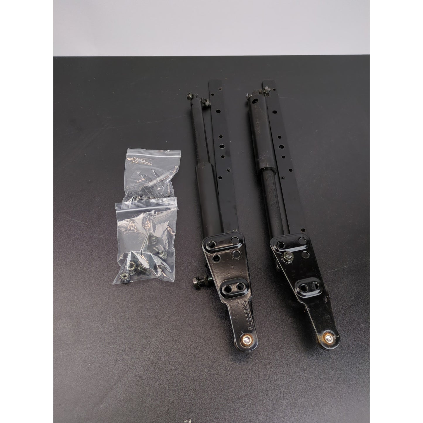 Suncast 160 Gallon Resin Deck Box - Retail $196