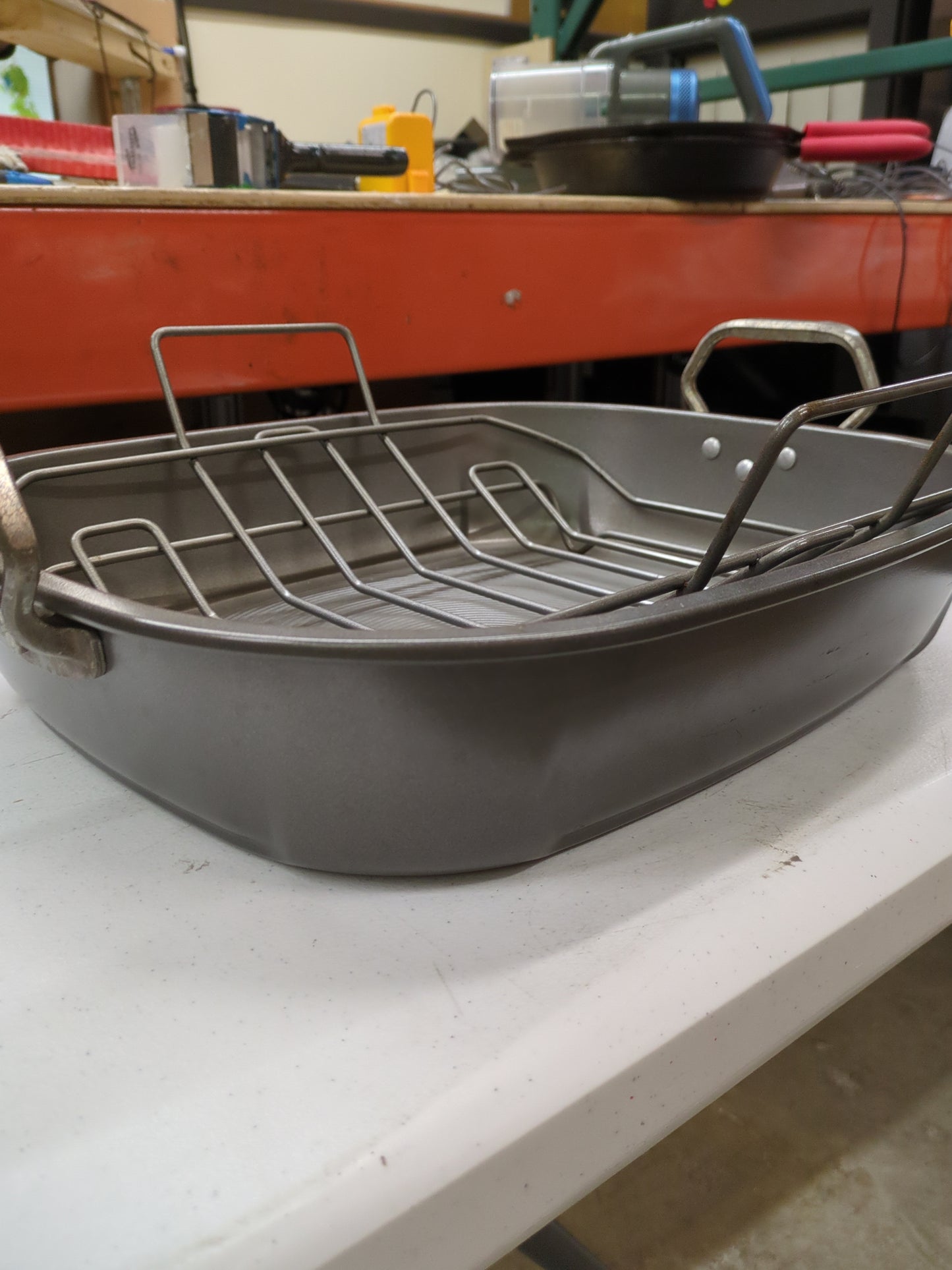 Costco - Circulon Oval Roaster With Rack - Retail $34