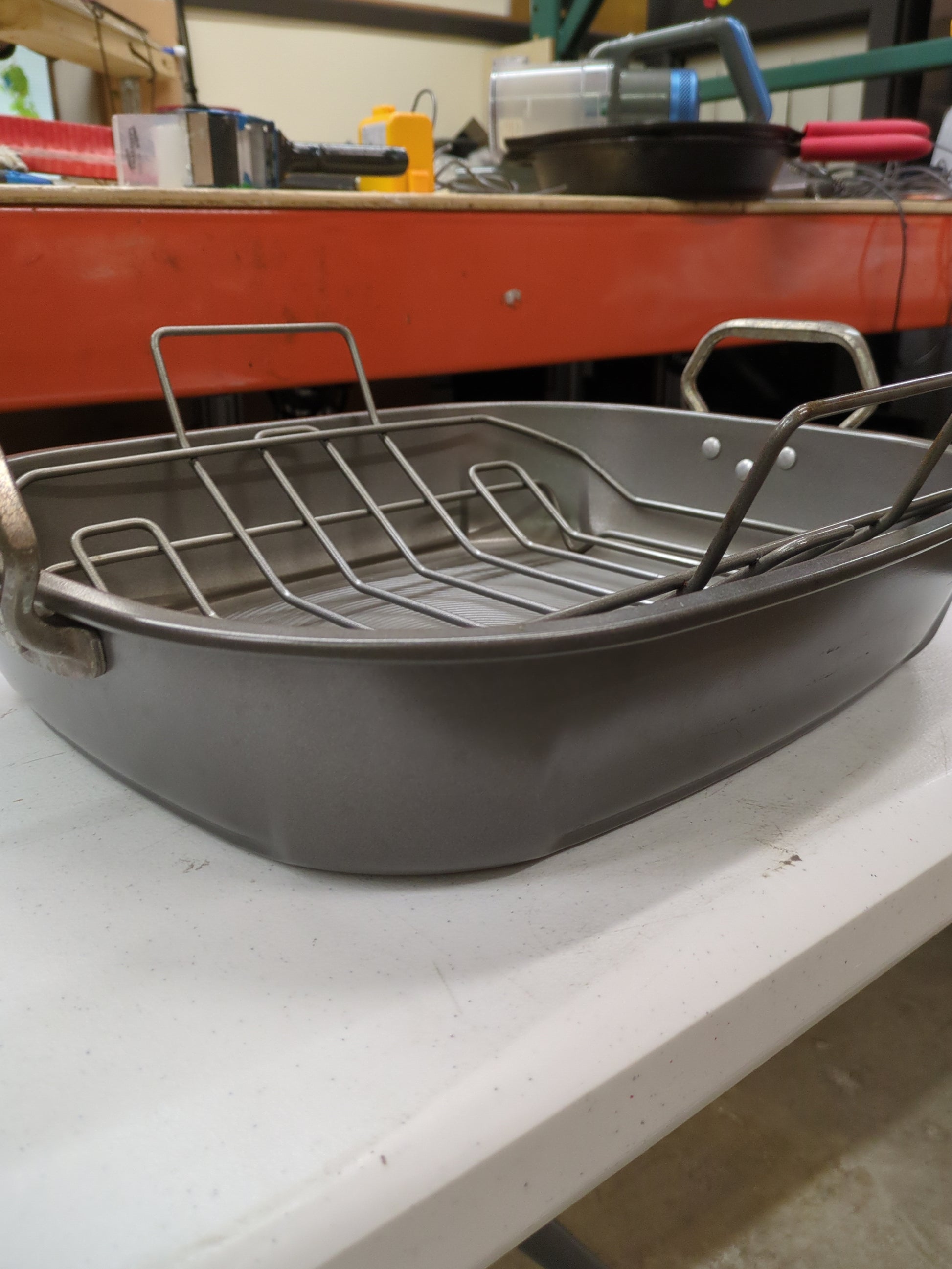 Costco - Circulon Oval Roaster With Rack - Retail $34