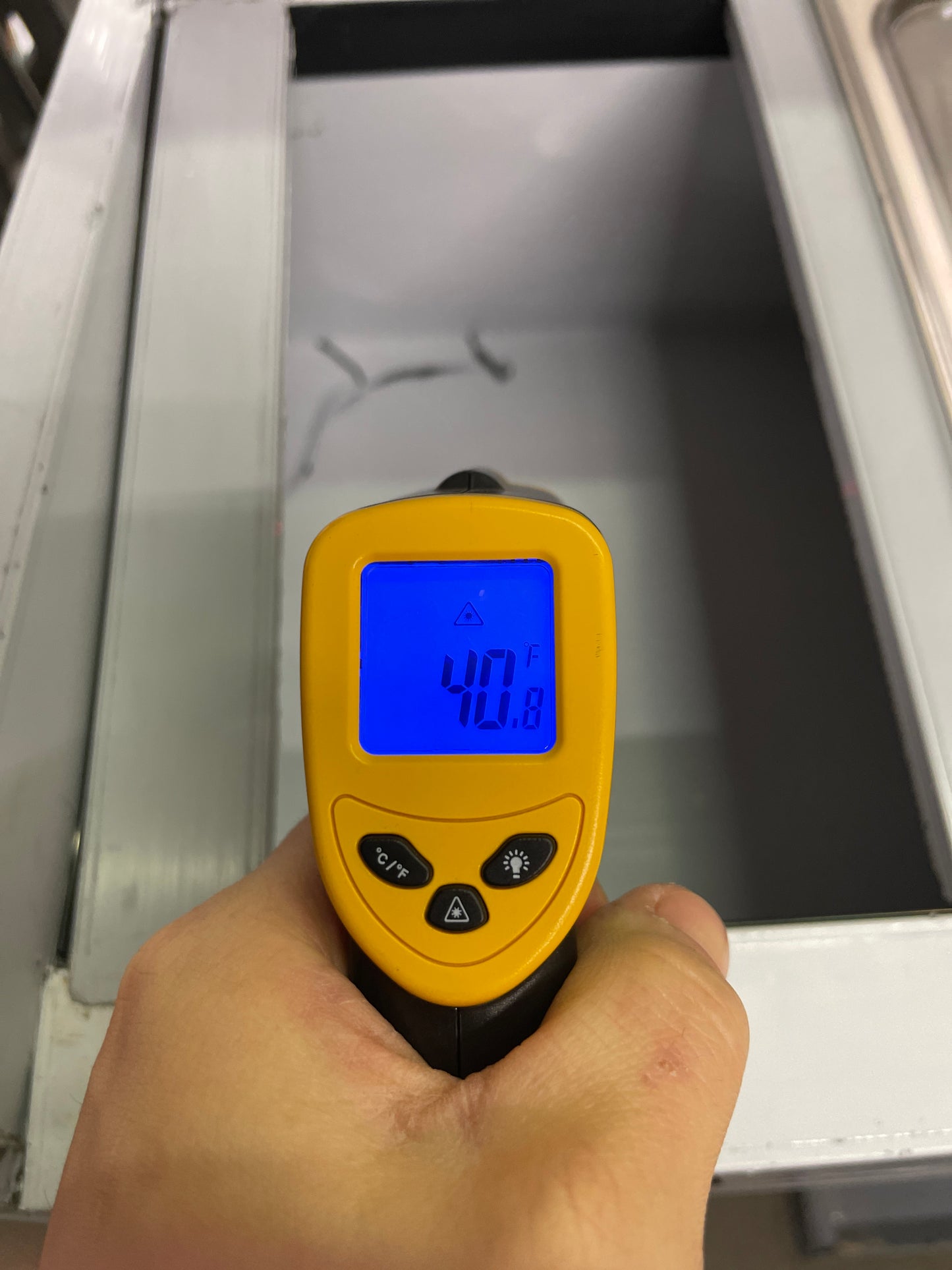 VEVOR Refrigerated Condiment Prep Station, 71-Inch, 19.8Qt Sandwich/Salad Prep Table with 5 1/3 Pans & 4 1/6 Pans, 150W Salad Bar with 304 Stainless Body and Cover Temp Adjuster One-Click Defrosting - Retail $899