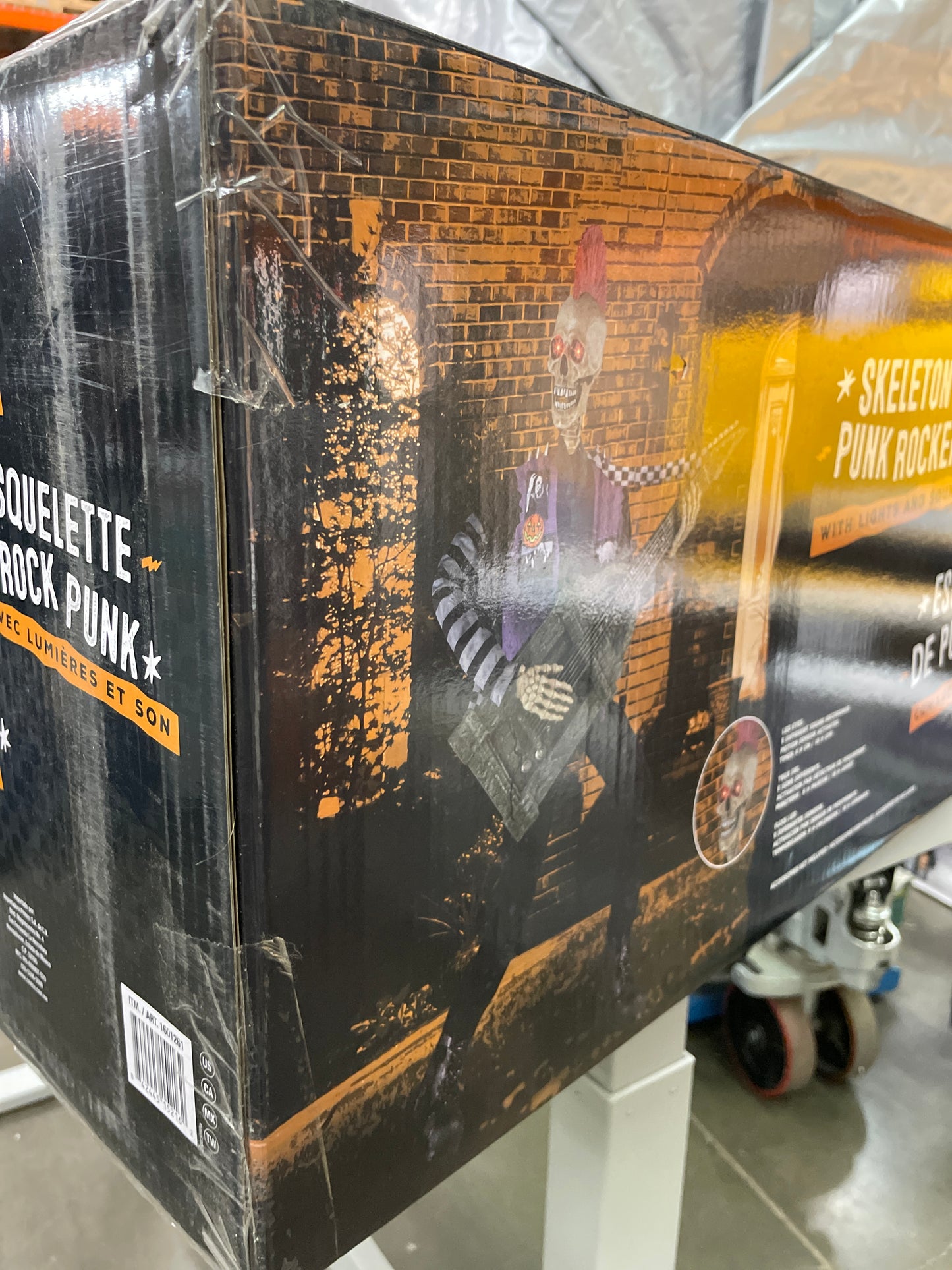 NEW - Costco - Halloween Skeleton Punk Rocker 1.83 m (6 ft.) - Retail $240