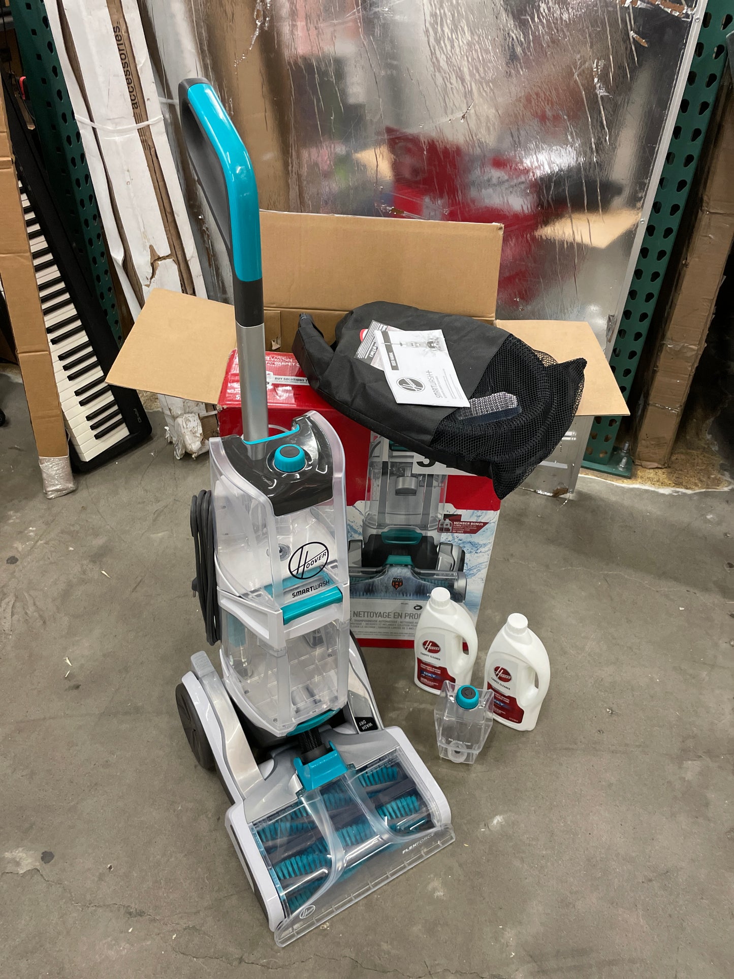 NEW - Costco - Hoover SmartWash+ Automatic Carpet Cleaner with Oxy Carpet Cleaner Solution - Retail $199