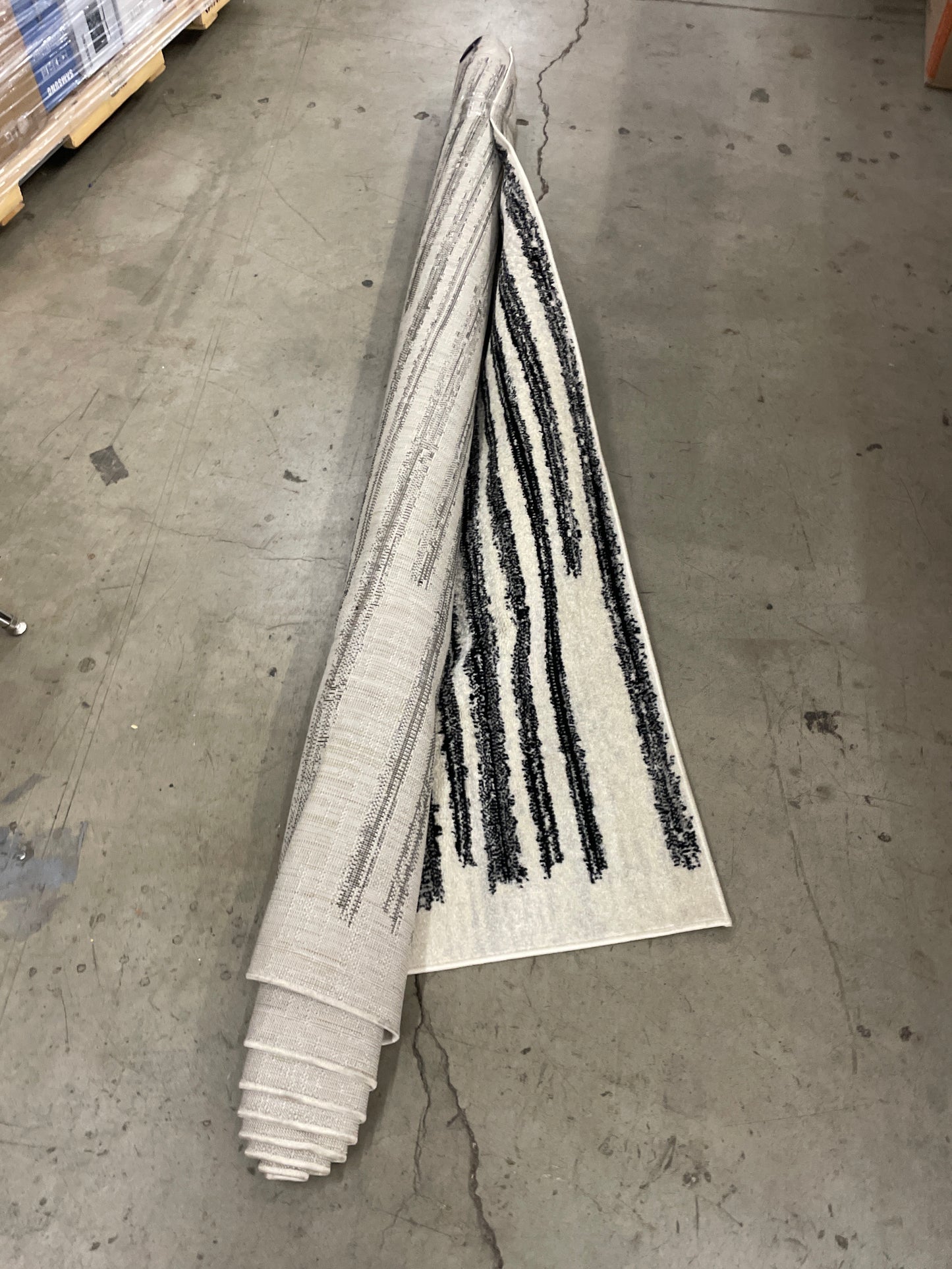 JONATHAN Y MOH207A-8 Khalil Modern Berber Stripe Indoor Farmhouse Area-Rug Bohemian Minimalistic Striped Easy-Cleaning Bedroom Kitchen Living Room Non Shedding, 8 X 10, Cream,Black - Retail $122