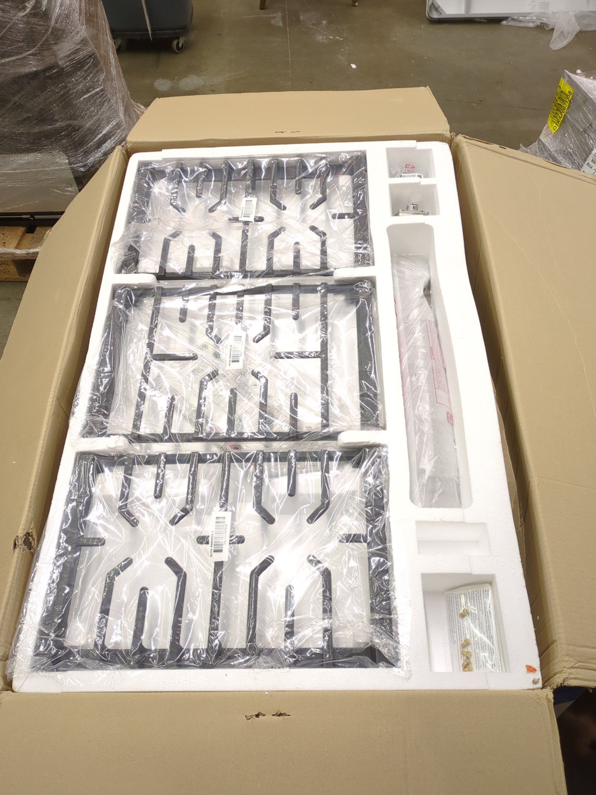 LG 36” GAS Cooktop with UltraHeat 20K BTU Burner - CBGJ3623S - Retail $949