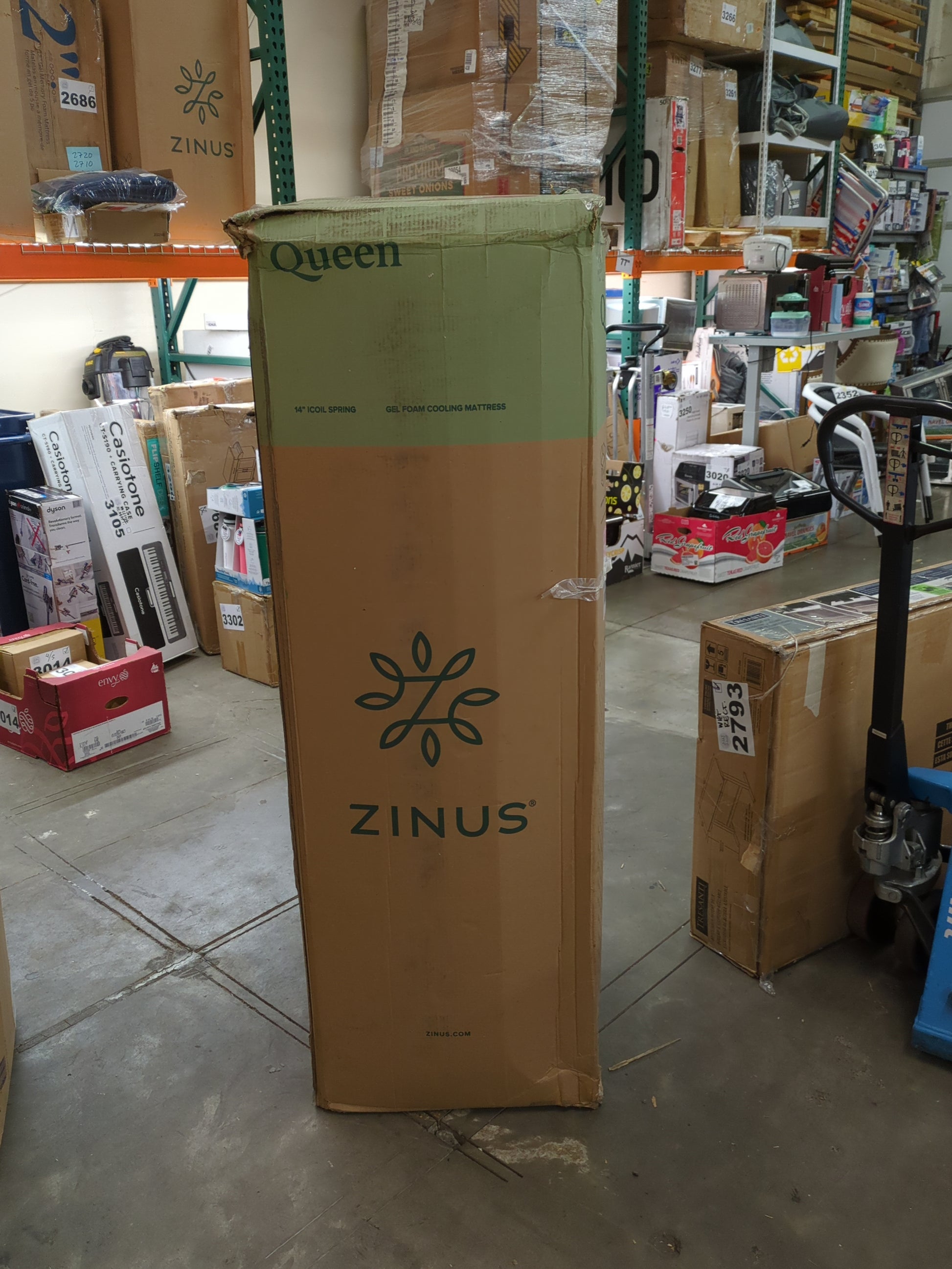 ZINUS 14 Inch Comfort Support Cooling Hybrid Quilted Mattress, Pocket Innersprings for Motion Isolation, Edge Support, Queen, White - Retail $484