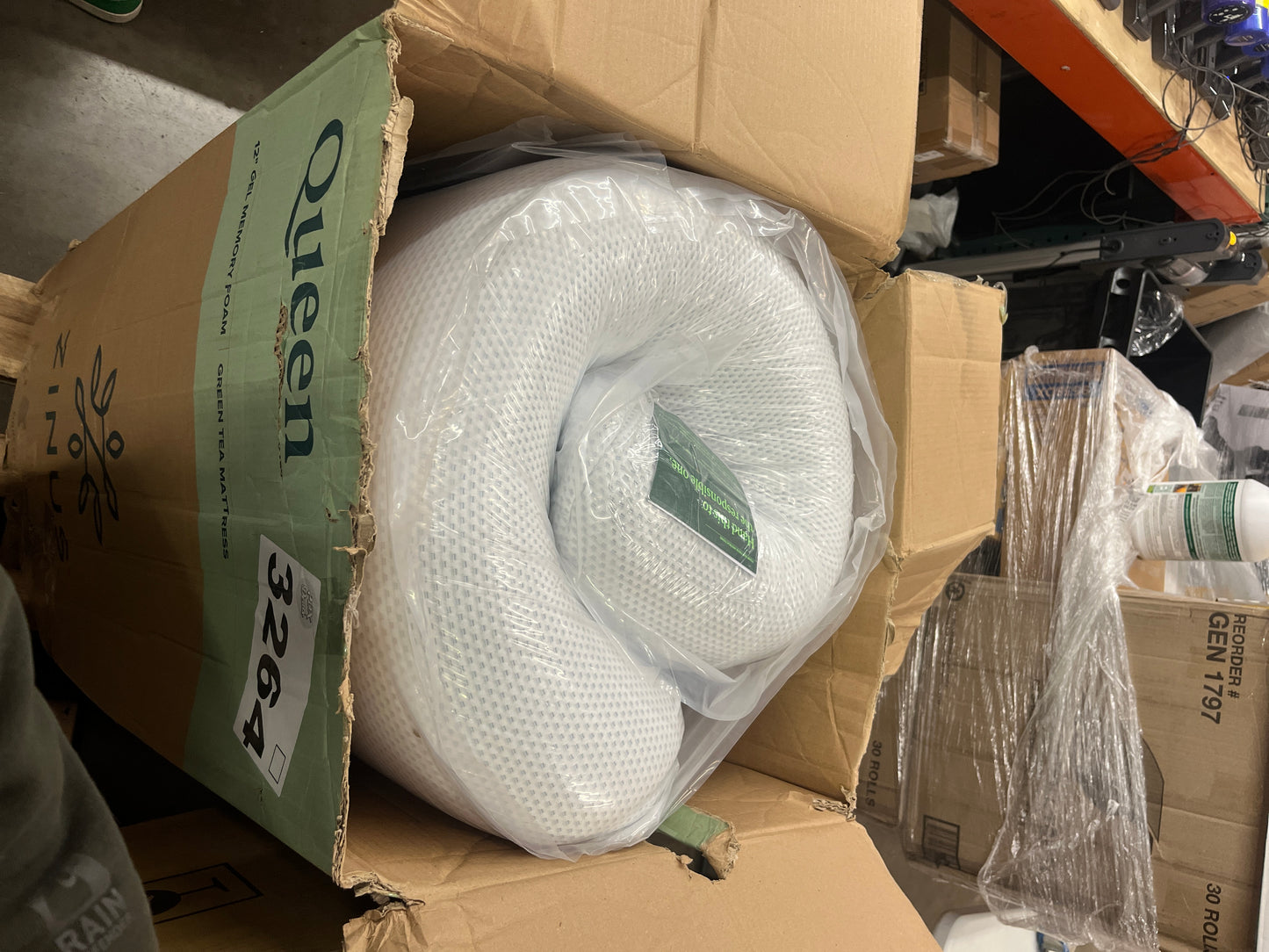 NEW - ZINUS QUEEN 12 In Green Tea Cooling Gel Memory Foam Mattress, CertiPUR-US - Retail $335