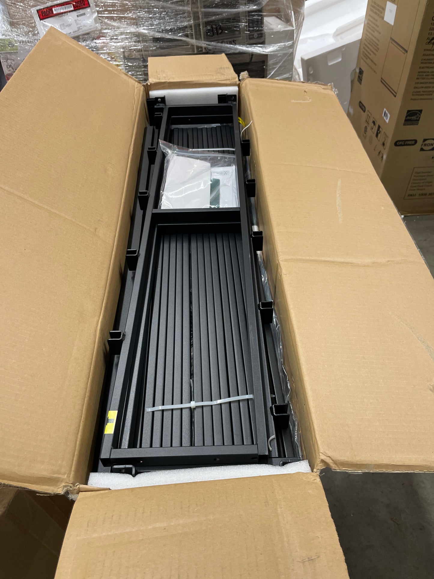 Zinus 9 Inch Metal Smart Box Spring / Mattress Foundation, King - Retail $167