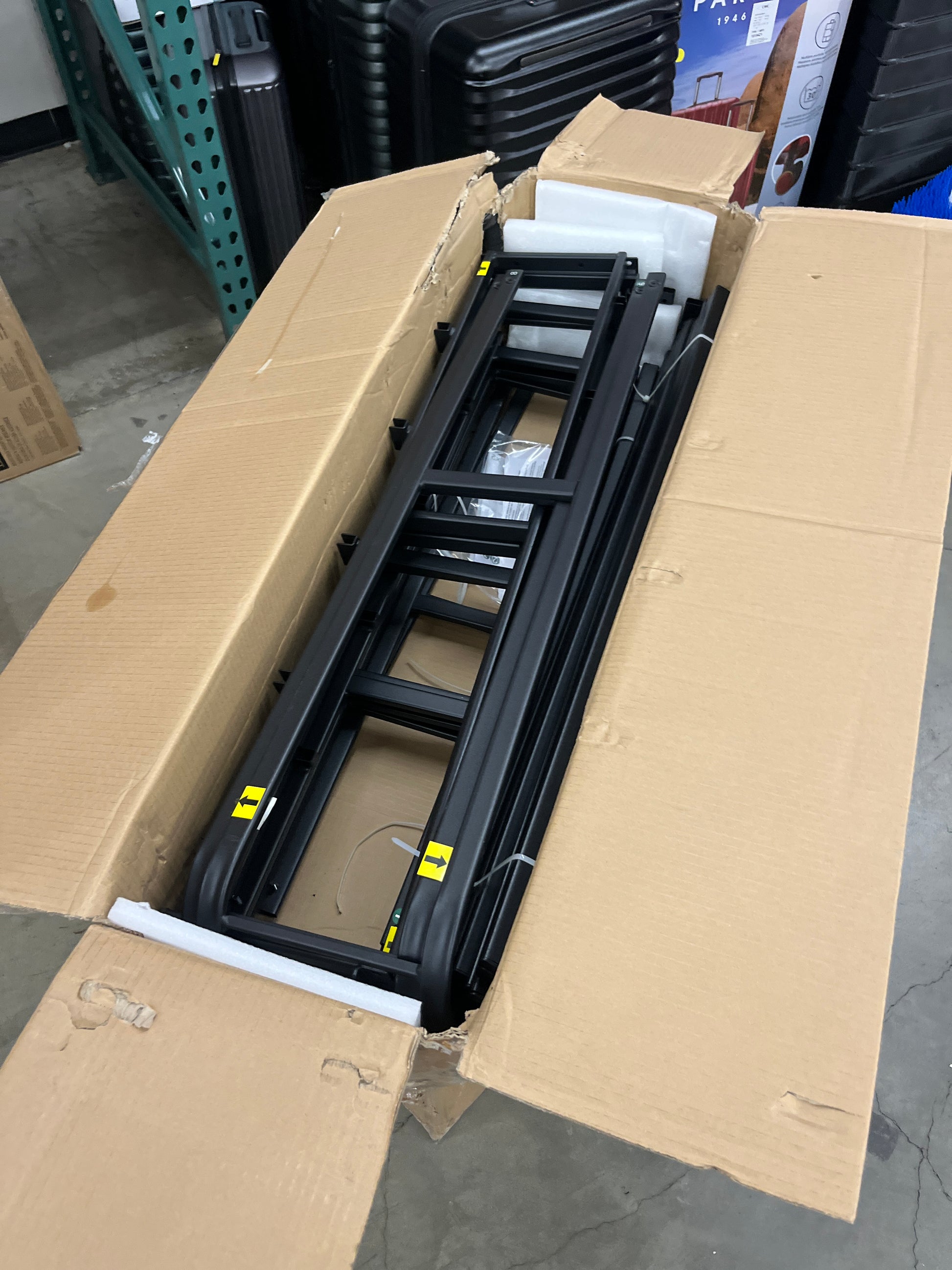 Zinus 9 Inch Metal Smart Box Spring / Mattress Foundation, King - Retail $167