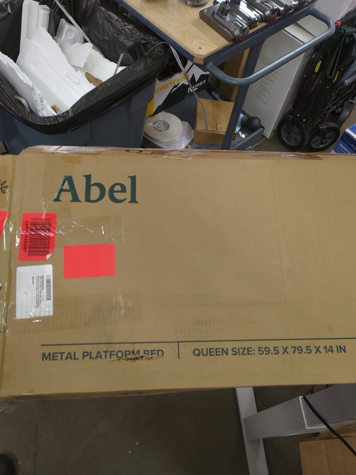 NEW - ZINUS QUEEN Abel Metal Platform Bed Frame / Mattress Foundation, Easy Assembly - Retail $105