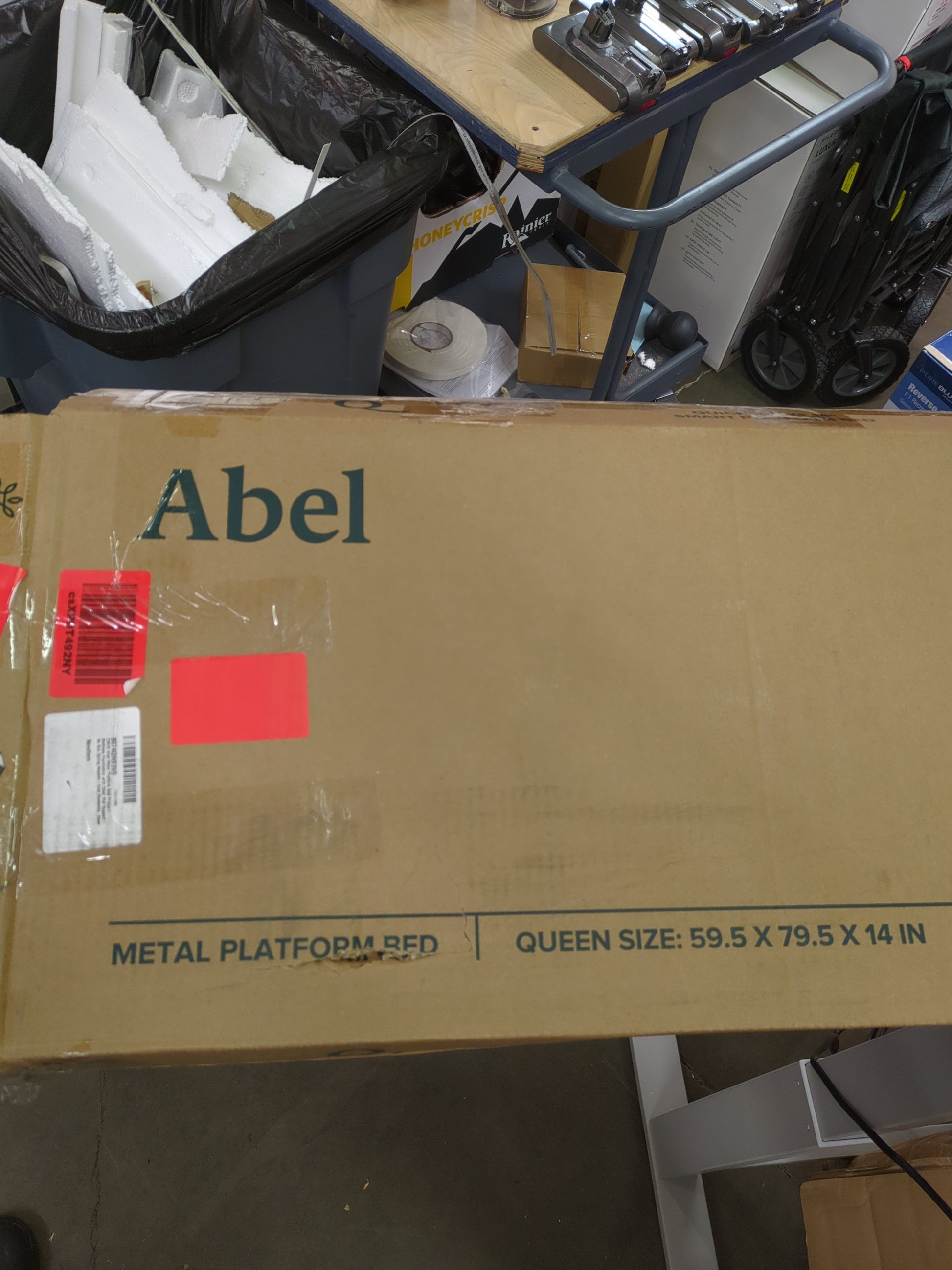 NEW - ZINUS QUEEN Abel Metal Platform Bed Frame / Mattress Foundation, Easy Assembly - Retail $105