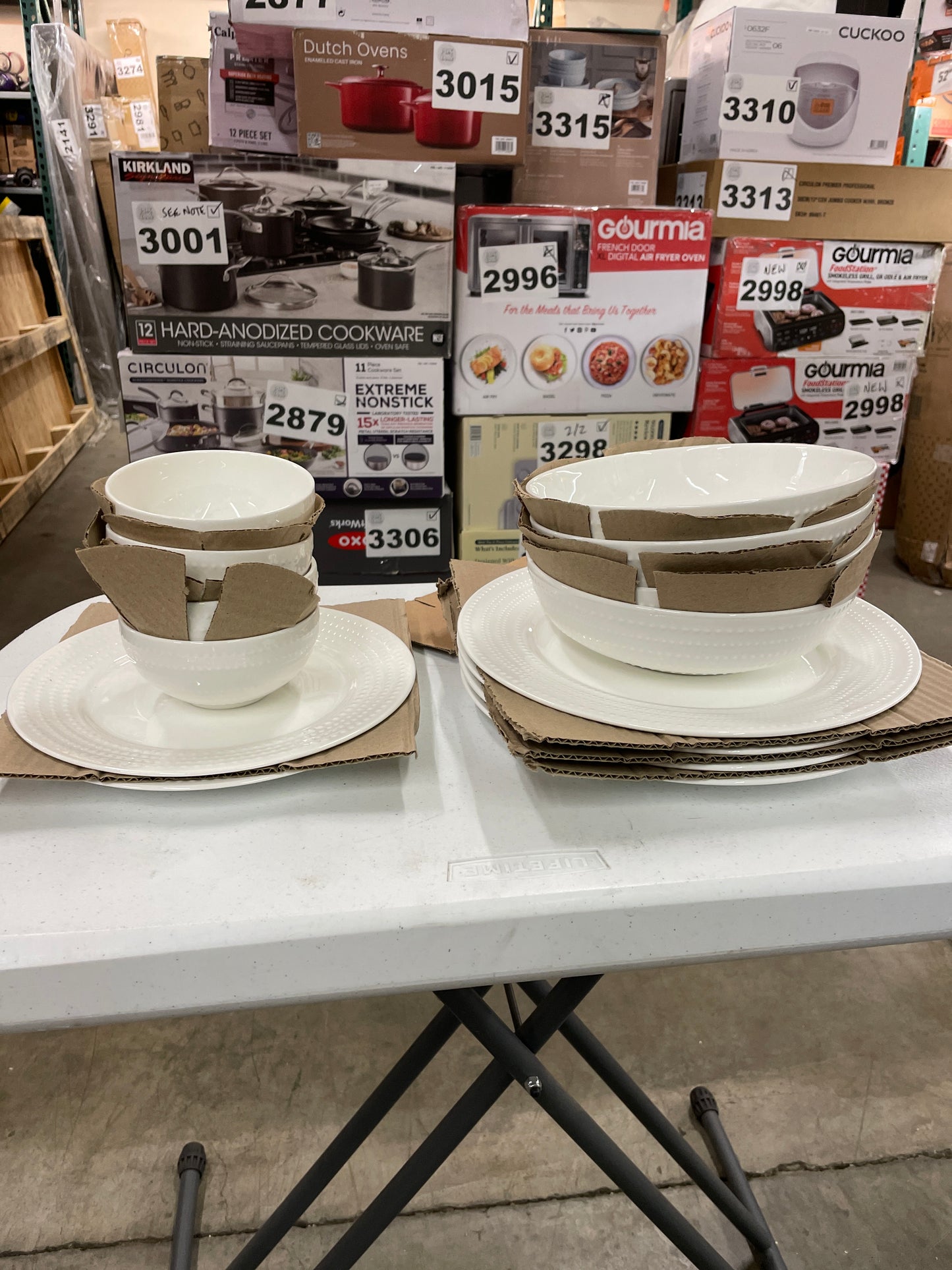 Costco - Mikasa Nellie 40-piece Dinnerware Set - Retail $79