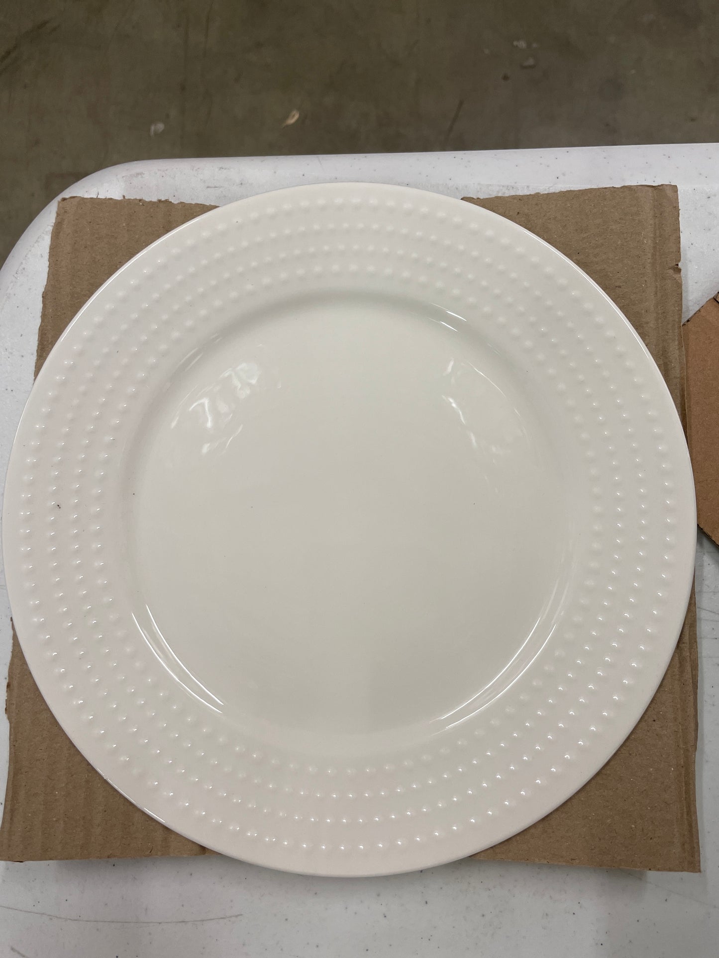 Costco - Mikasa Nellie 40-piece Dinnerware Set - Retail $79
