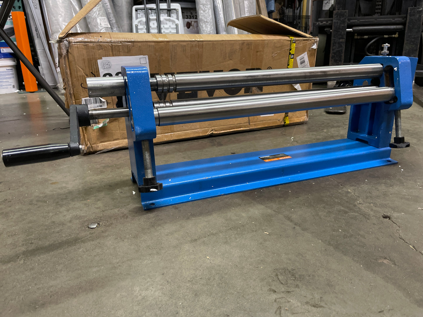 VEVOR Slip Roll Machine, 24 inches Forming Width in 16 Gauge Capacity, Sheet Metal Slip Roller Rolling Bending Machine, with 2 Detachable Rollers for Low Carbon Steel Copper Sheet Aluminum Alloy Sheet - Retail $233