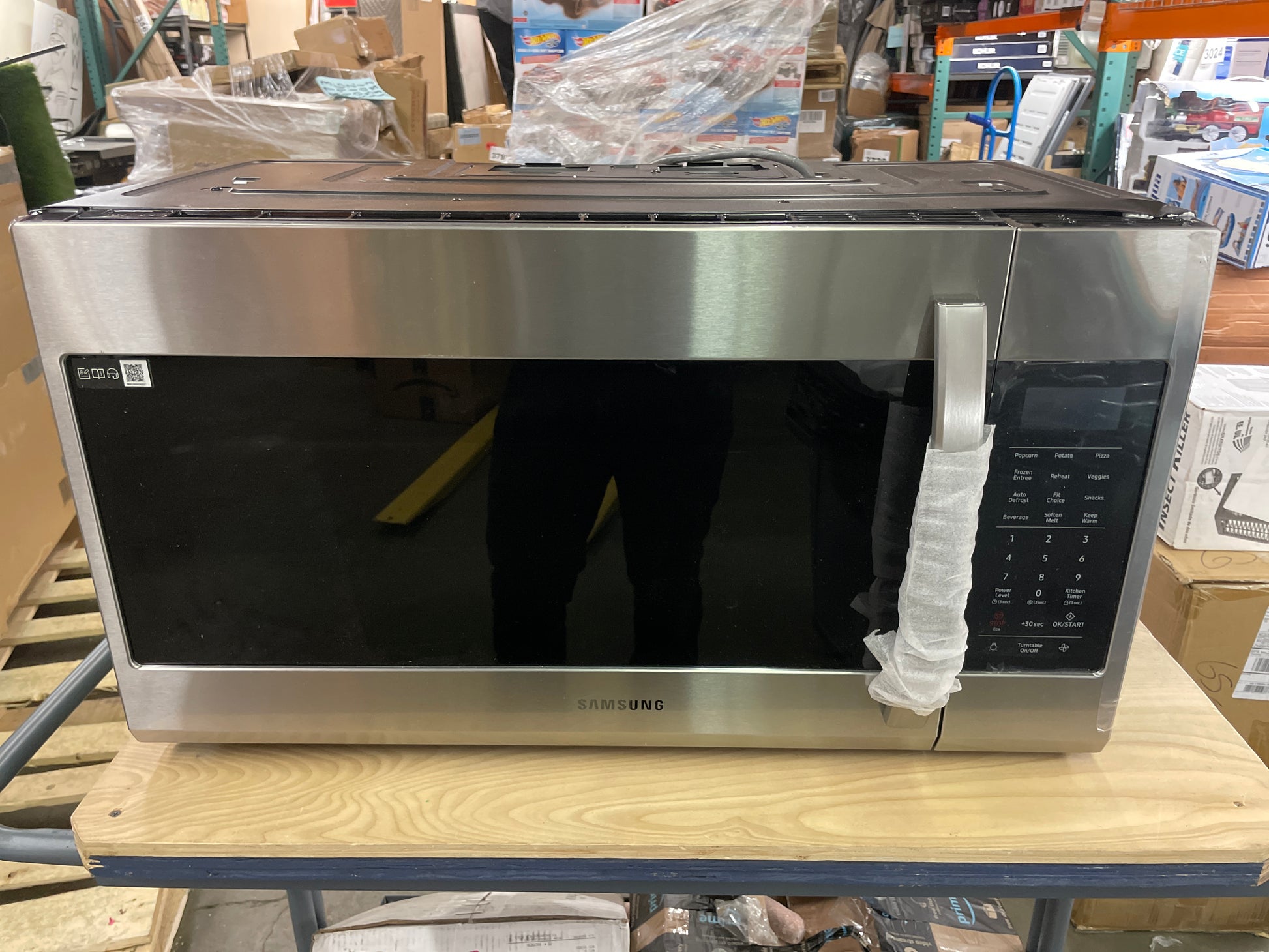 Samsung 1.9 Cu. Ft. Over-the-Range Microwave with Sensor Cook ME19R7041FS - Retail $419